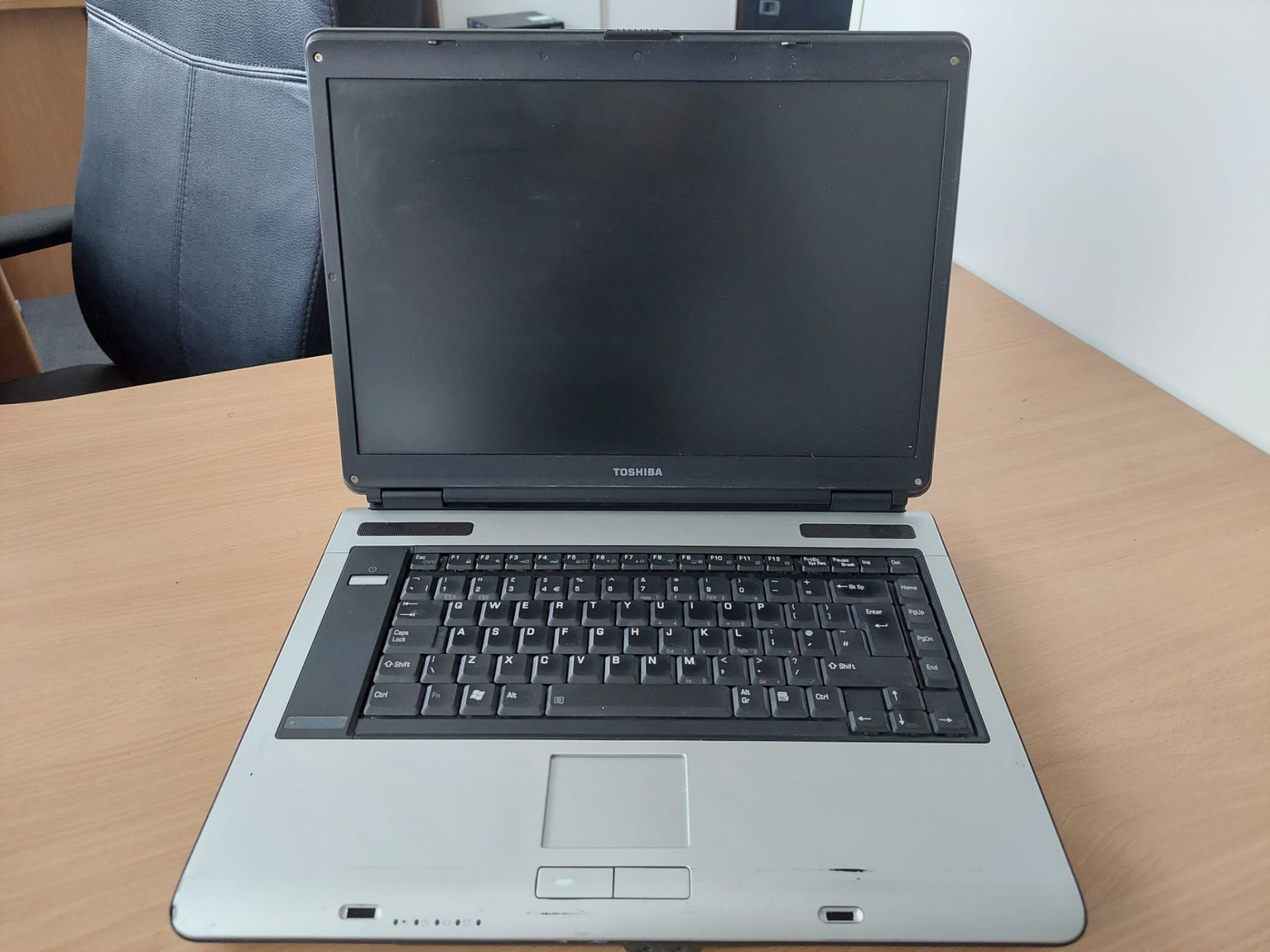 Vintage 2006 Toshiba Satellite PRO A100 Laptop w/ Windows XP *NO VAT* - Image 2 of 19