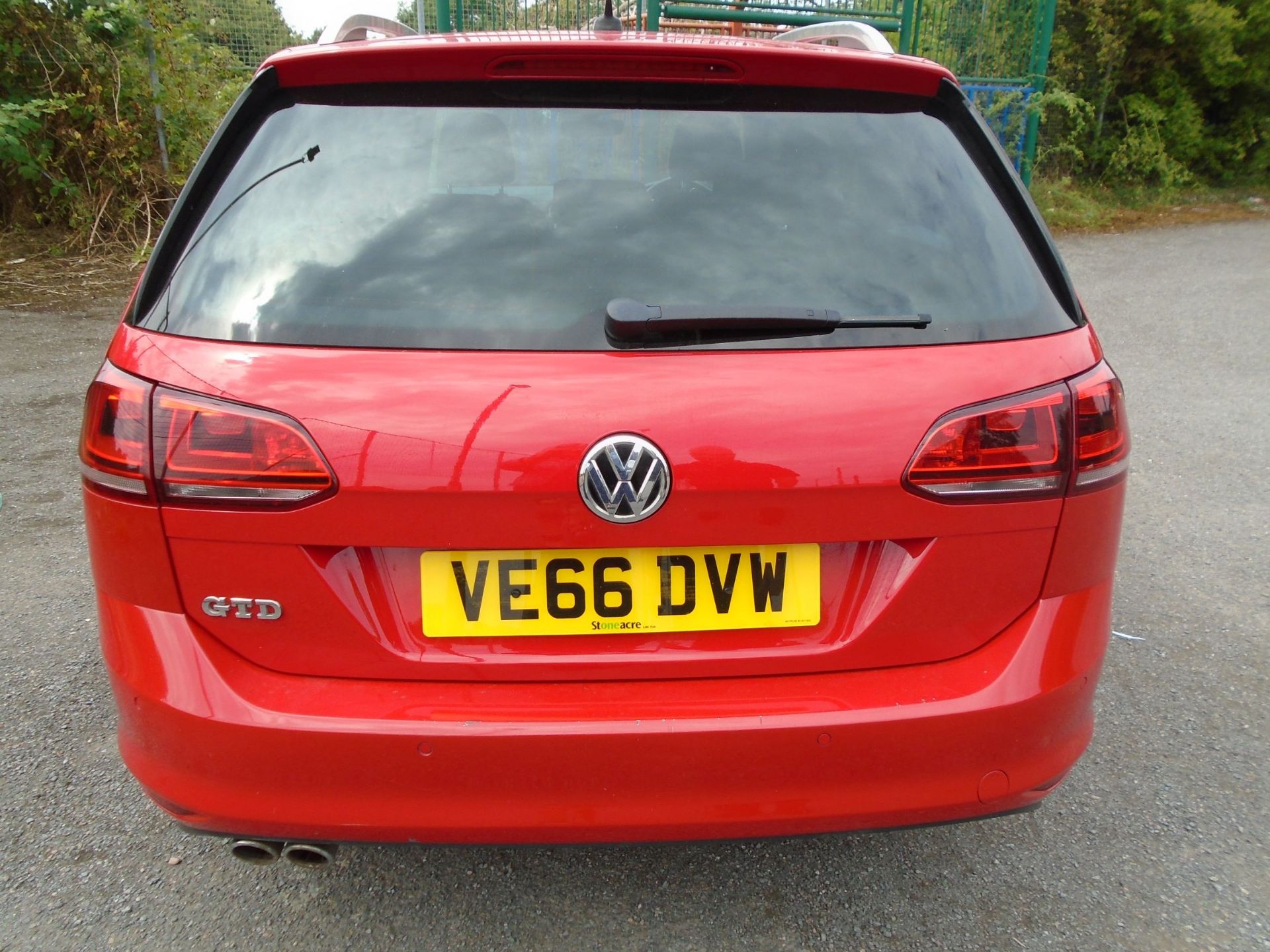 2016 VOLKSWAGEN GOLF GTD TDI S-A RED ESTATE *NO VAT* - Image 4 of 7