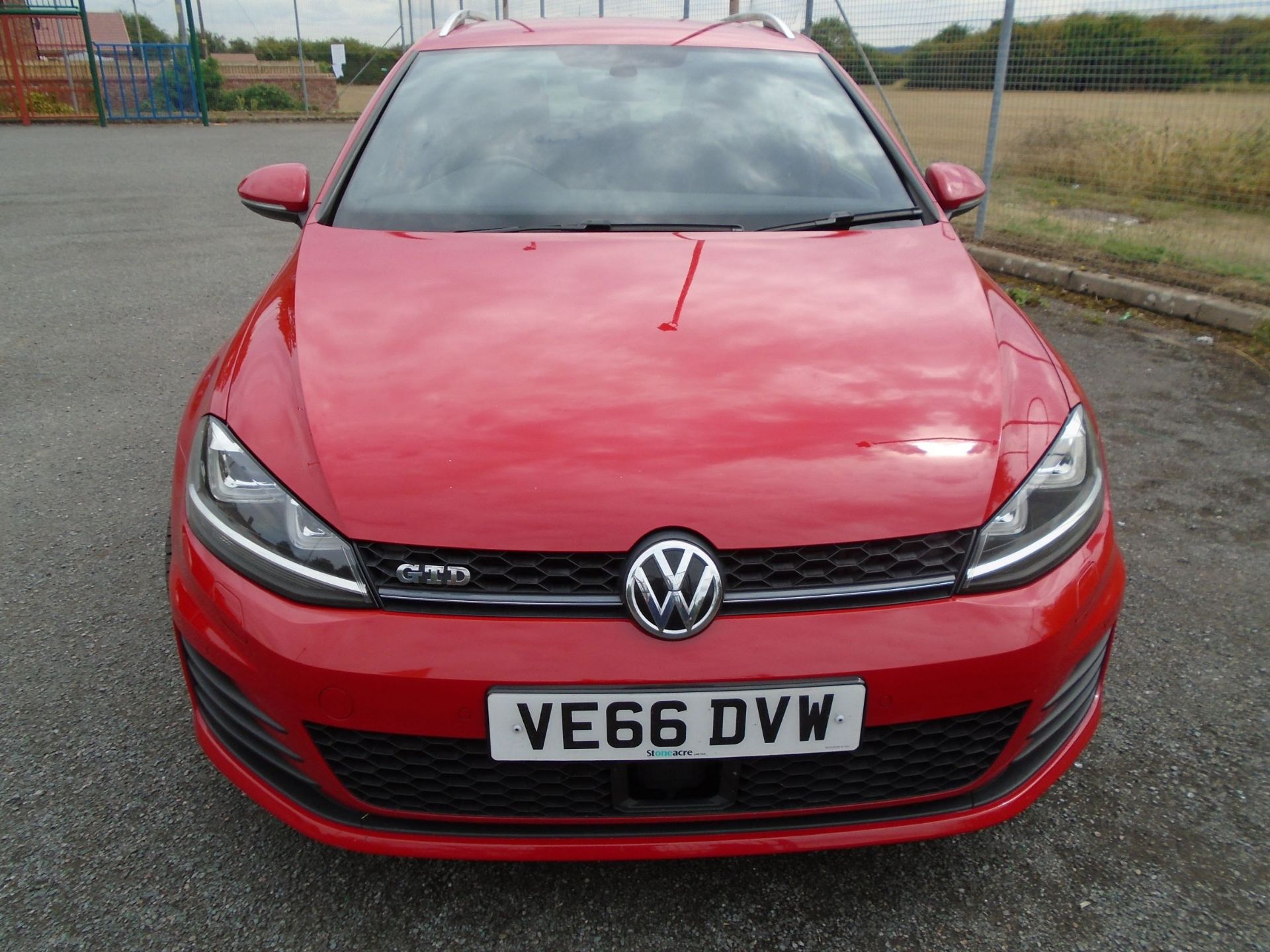 2016 VOLKSWAGEN GOLF GTD TDI S-A RED ESTATE *NO VAT* - Image 2 of 7