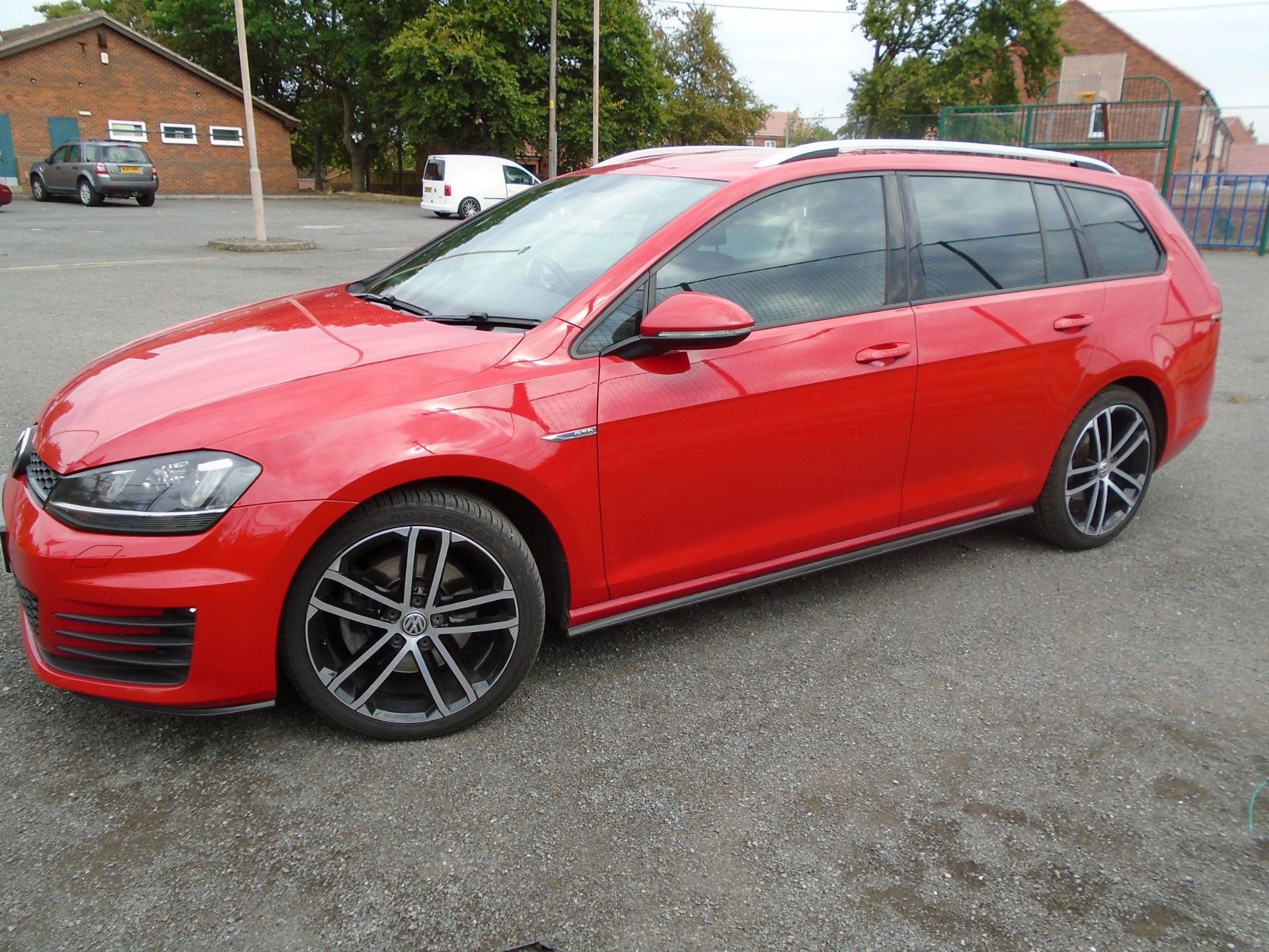 2016 VOLKSWAGEN GOLF GTD TDI S-A RED ESTATE *NO VAT*