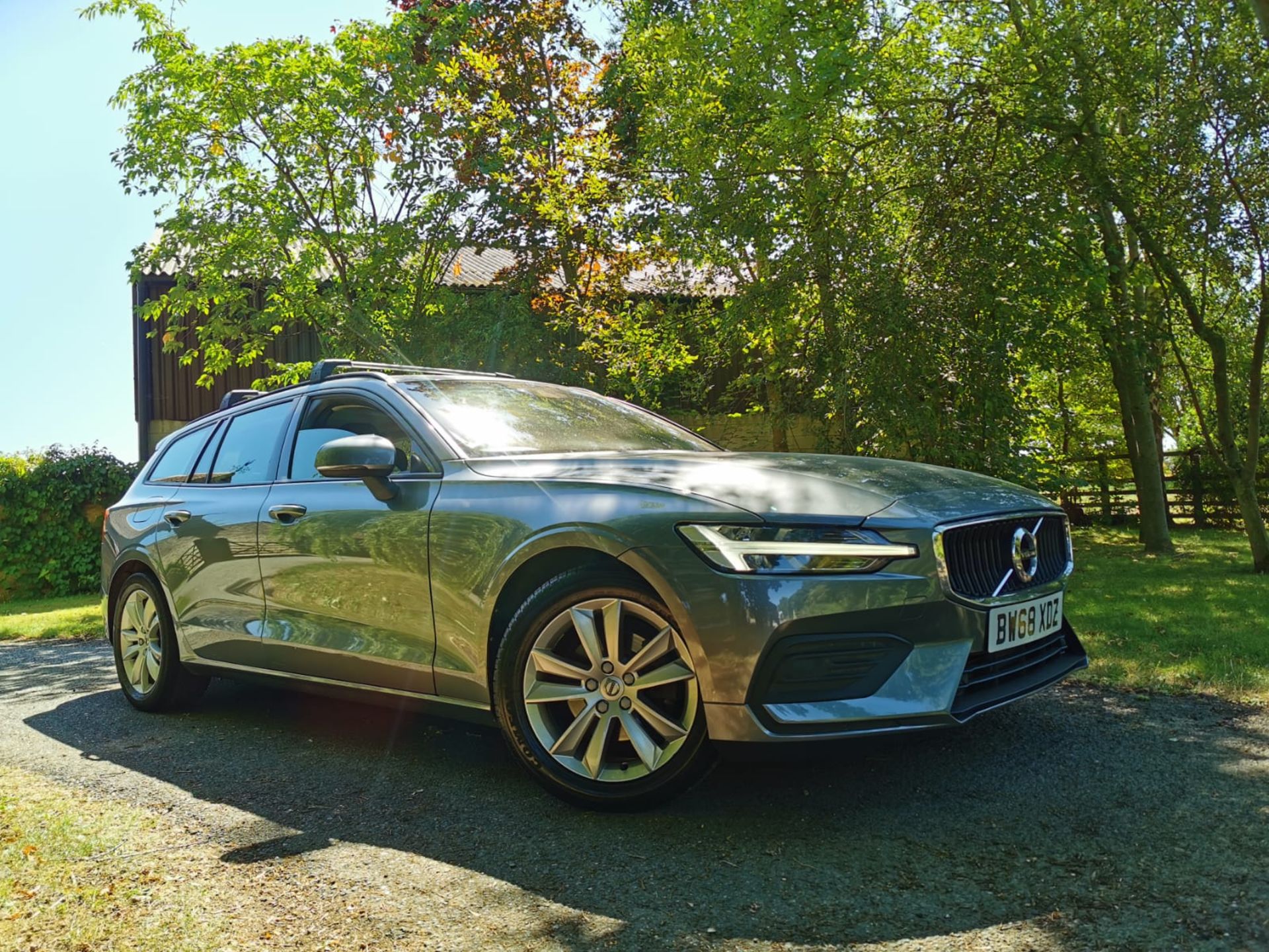 2019/68 VOLVO V60 MOMENTUM D3 GREY ESTATE *NO VAT*