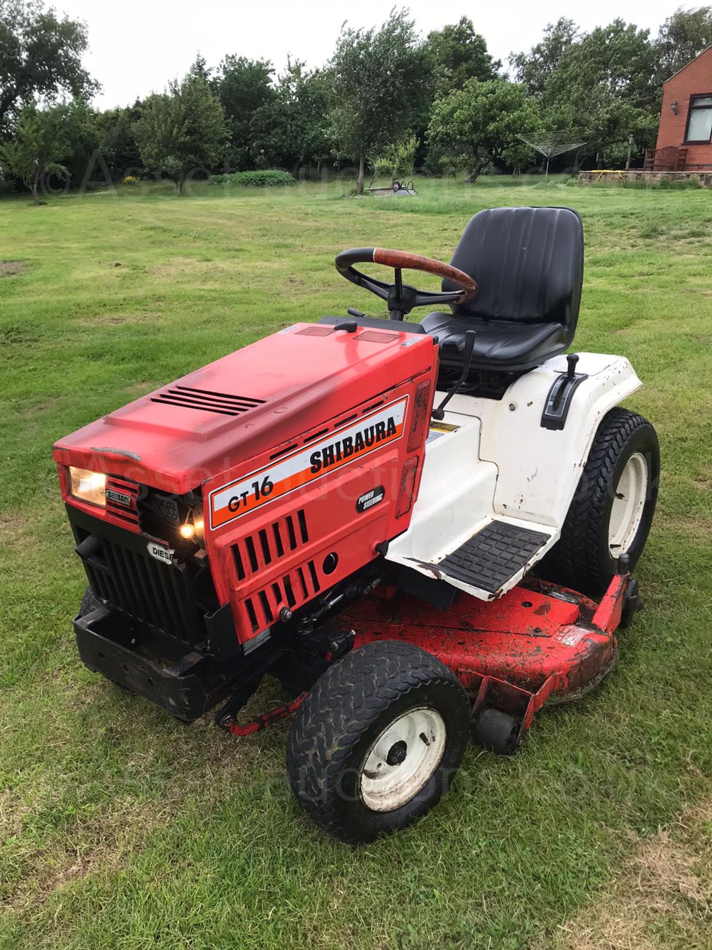DIESEL SHIBAURA GT16 RIDE ON LAWN MOWER, RUNS, DRIVES AND CUTS, HYDROSTATIC DRIVE, *NO VAT* - Image 2 of 5