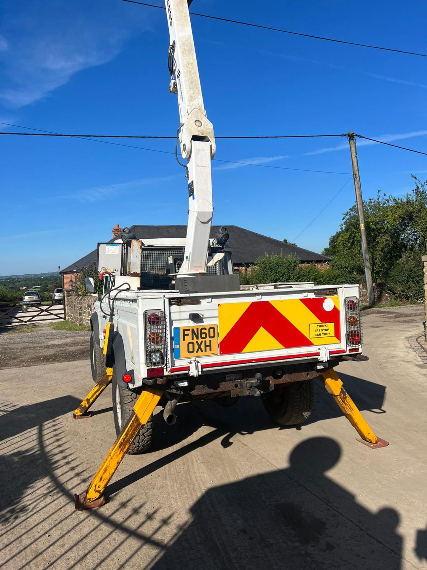 2010/60 LAND ROVER DEFENDER 110 HCPU TD WHITE CHERRY PICKER *PLUS VAT* - Image 8 of 13