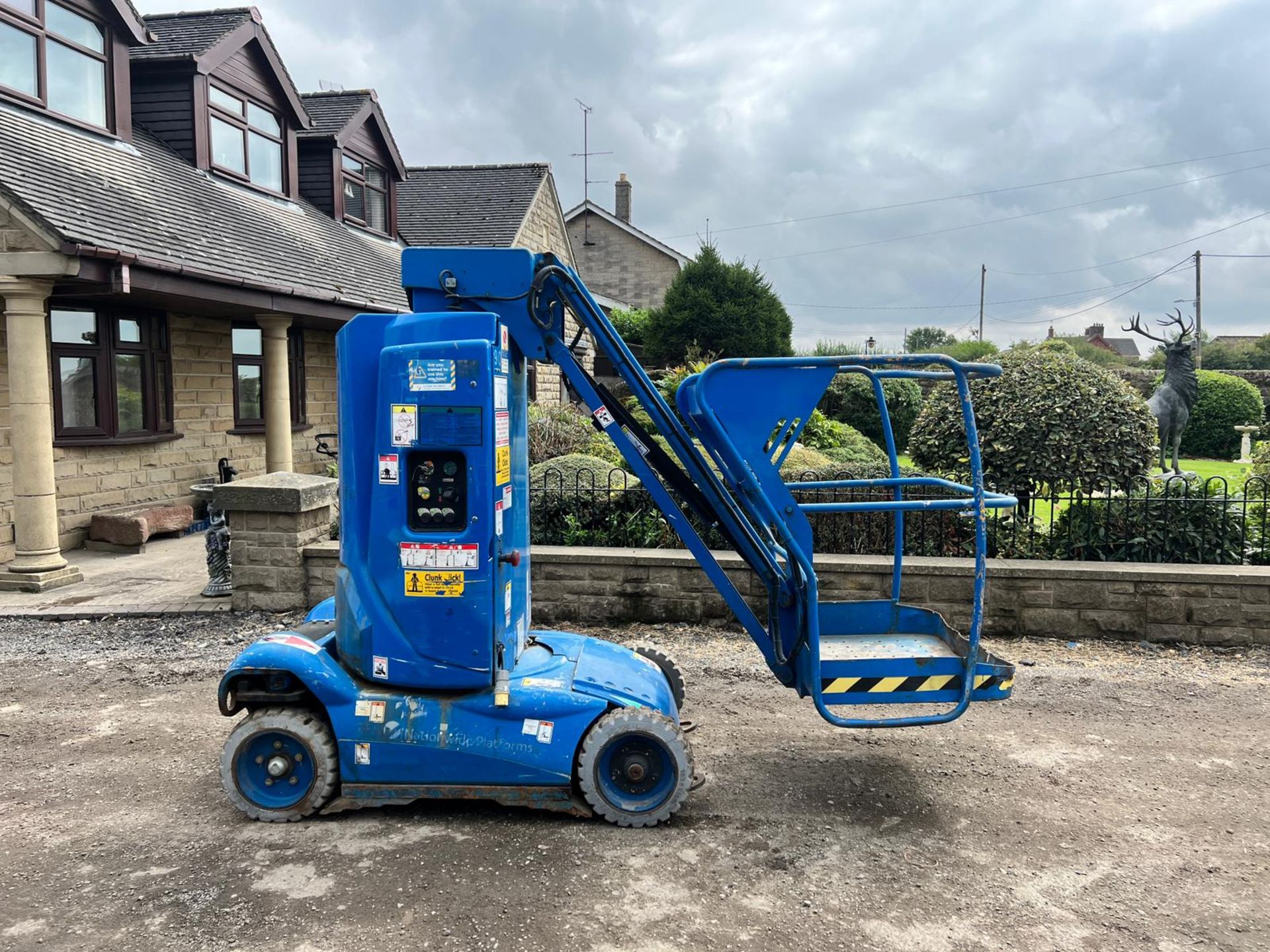 2012 HAULOTTE STAR 10 ELECTRIC BOOM LIFT, DRIVES AND LIFTS *PLUS VAT*