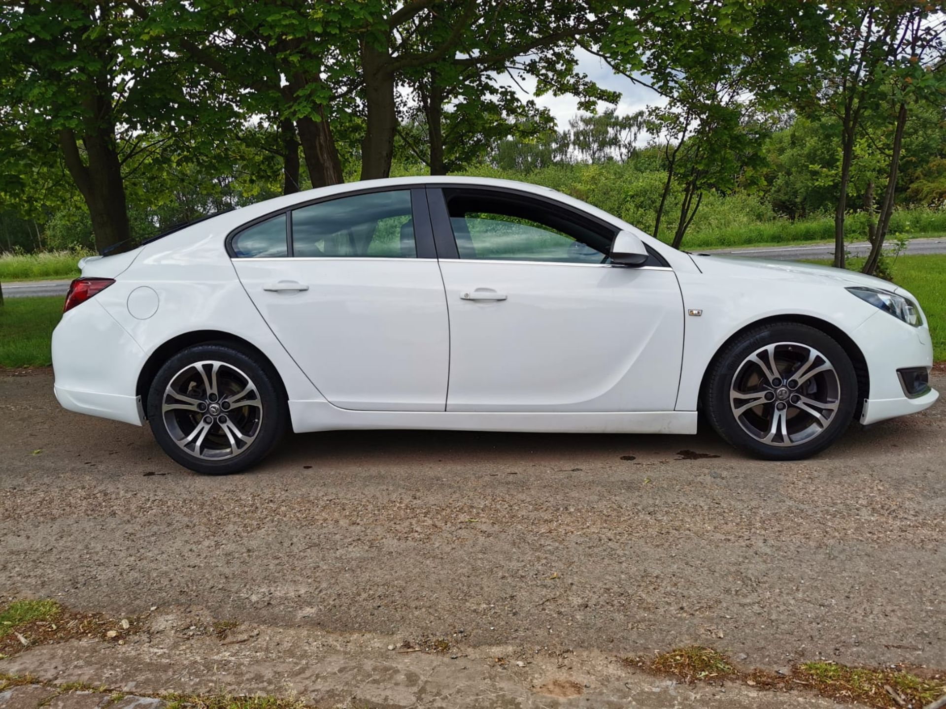 2014/64 VAUXHALL INSIGNIA LTD ED CDTI ECO S/S WHITE HATCHBACK, 67,223 MILES *NO VAT* - Image 8 of 25