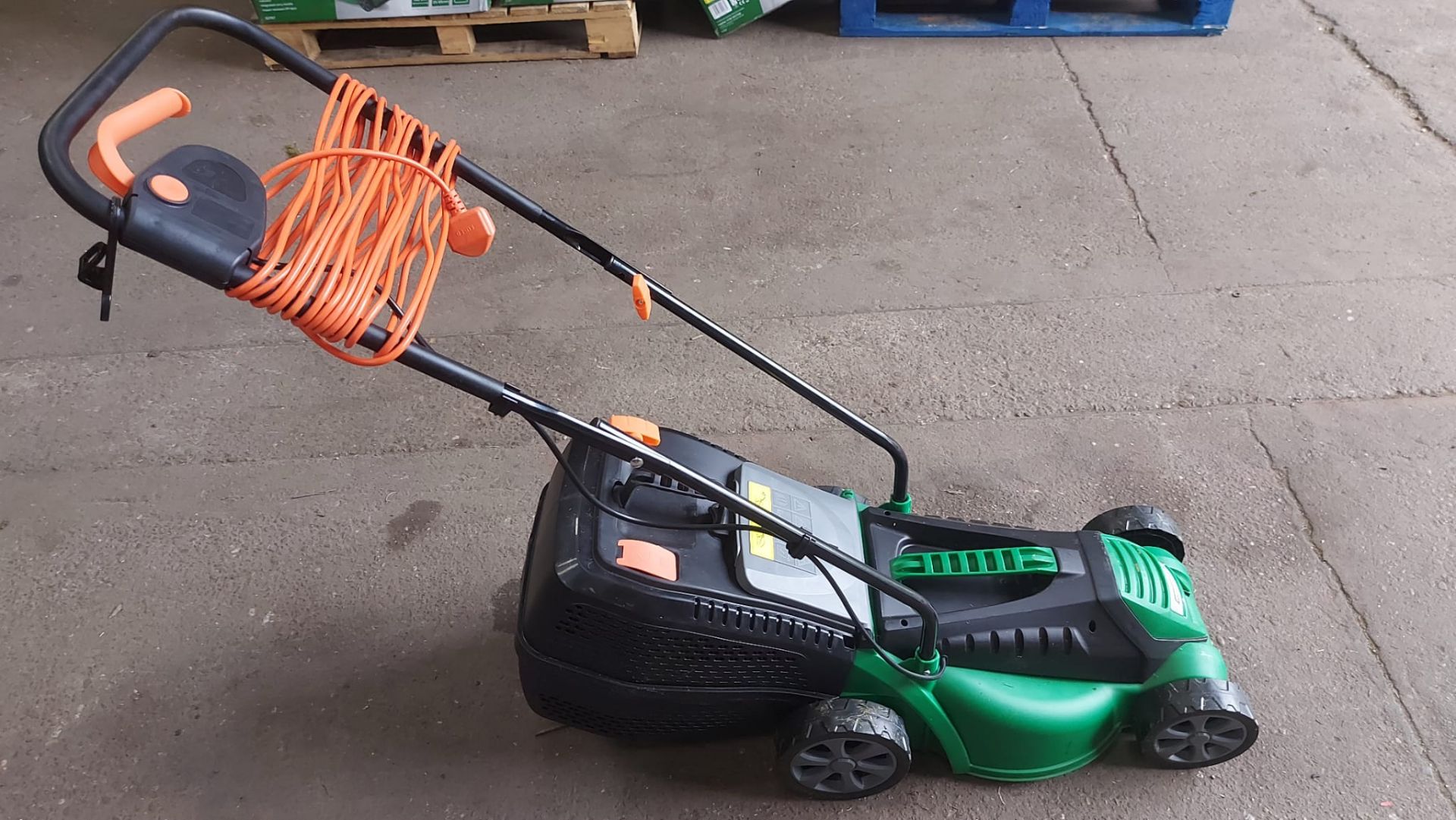 BRAND NEW BOXED HAWKSMOOR 32CM ELECTRIC MOWER *PLUS VAT* - Image 2 of 17