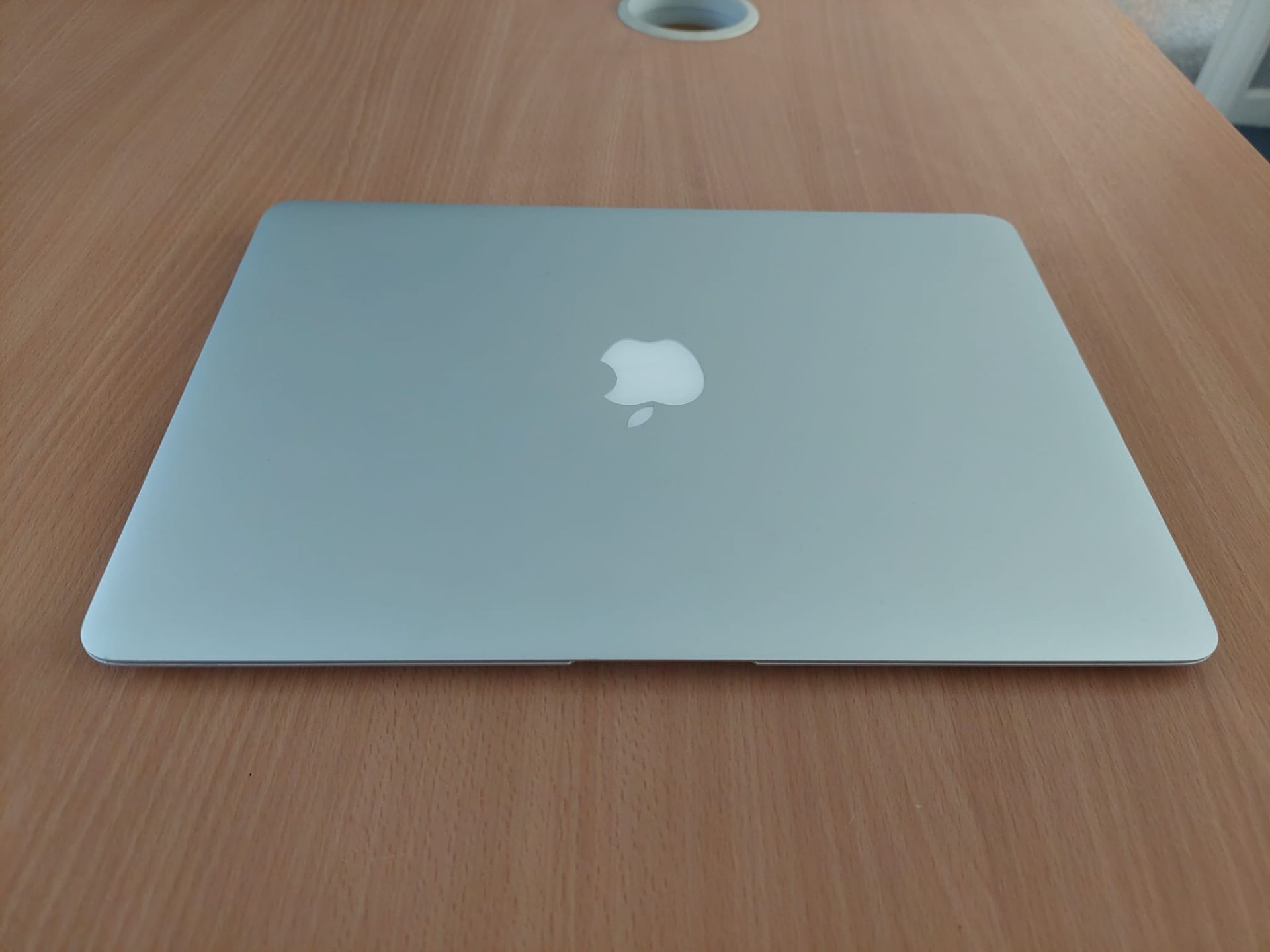 Apple 2015 Macbook Air w/ 13 Inch Display and Dual Core Intel i5 CPU *NO VAT* - Image 8 of 17