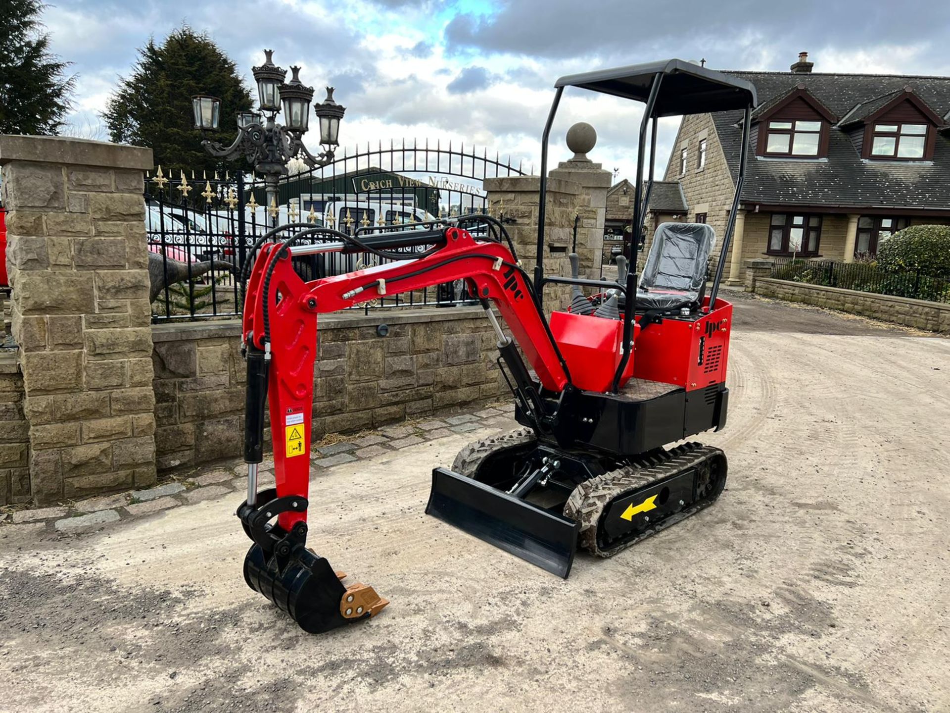 New And Unused JPC HT12 1 Ton Mini Digger, Runs Drives And Digs *PLUS VAT* - Bild 2 aus 9