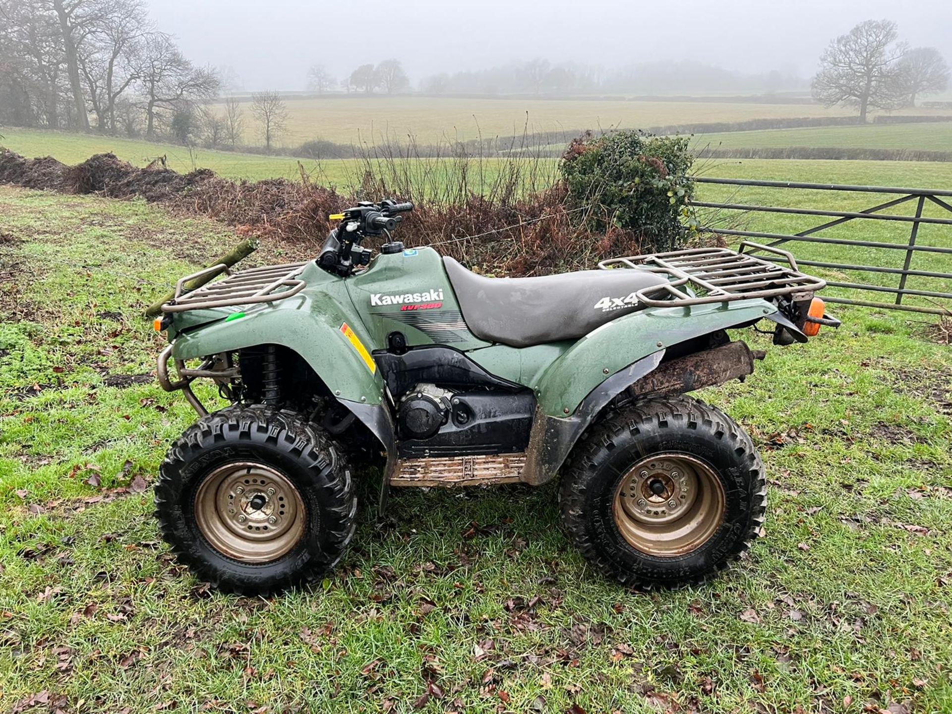 KAWASAKI KVF360 4WD FARM QUAD BIKE, RUNS AND DRIVES WELL, SHOWING A LOW 3438 HOURS PLUS VAT* - Image 4 of 13