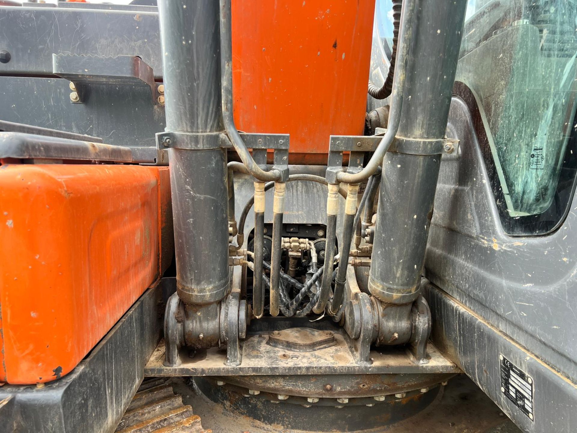 2015 Doosan DX140LC 14 Tonne Excavator With Geith Hydraulic Tilt Quick Hitch *PLUS VAT* - Image 14 of 28
