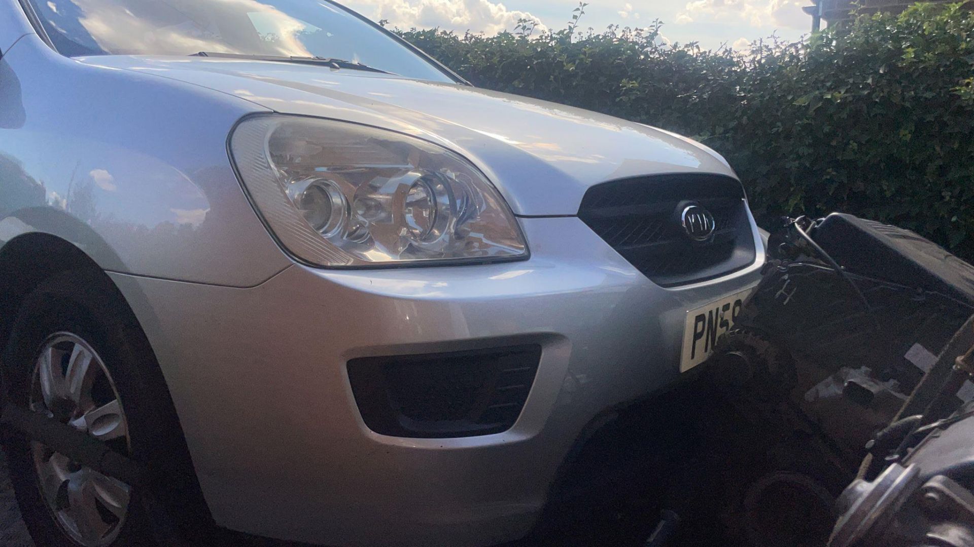 SPARES OR REPAIR 2009/59 KIA CARENS S 5S SILVER MPV *NO VAT* - Image 3 of 7