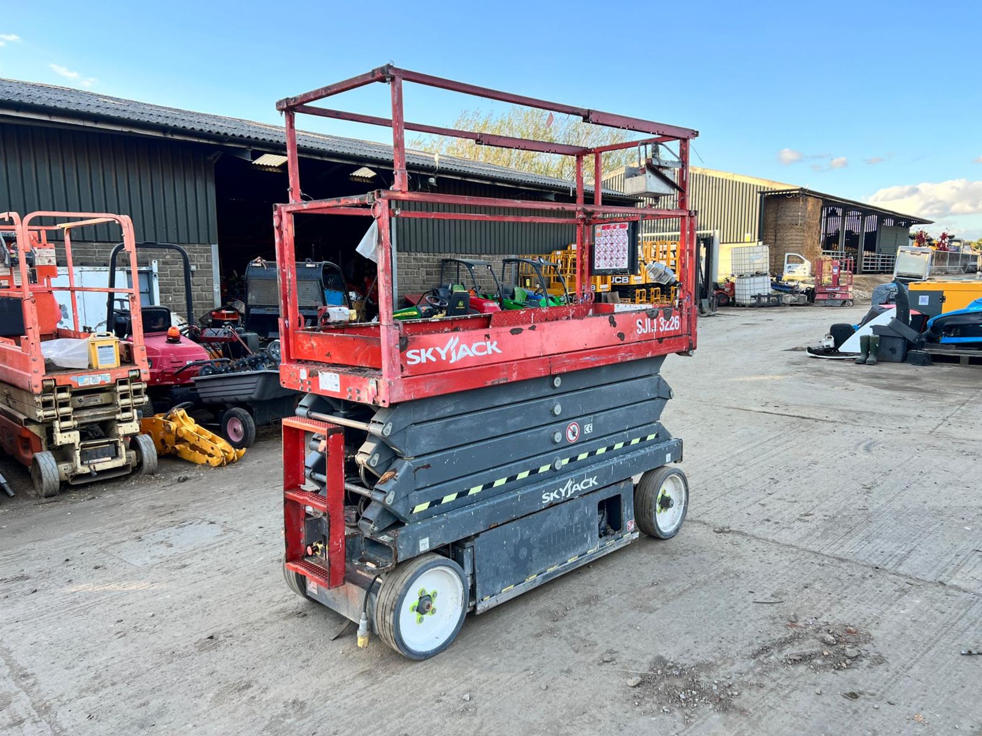 2015 Skyjack SJ3226 Electric Scissor Lift Drives And Lifts *PLUS VAT* - Image 8 of 13