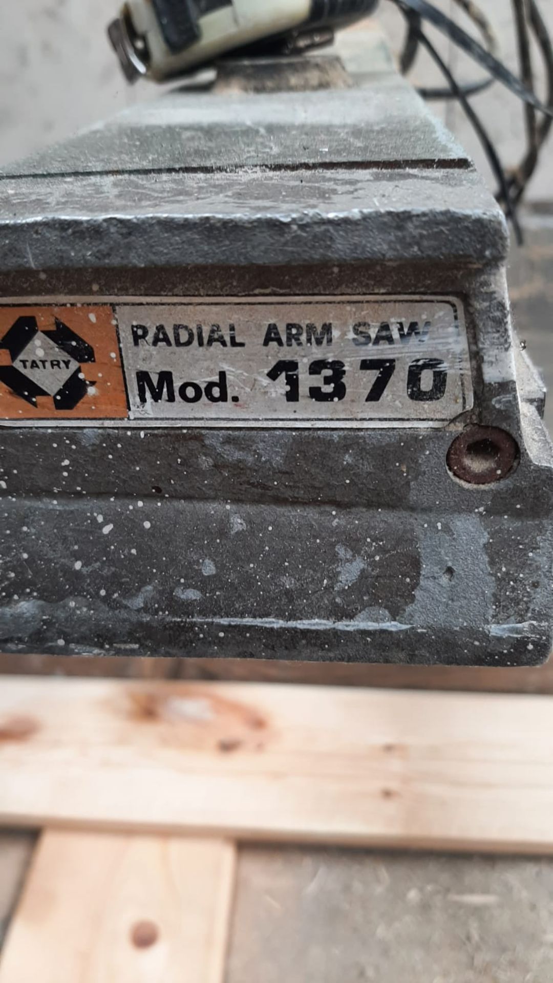 DEWALT RADIAL ARM SAW MODEL 1370, STILL IN USE, 240 VOLT *NO VAT* - Image 4 of 5