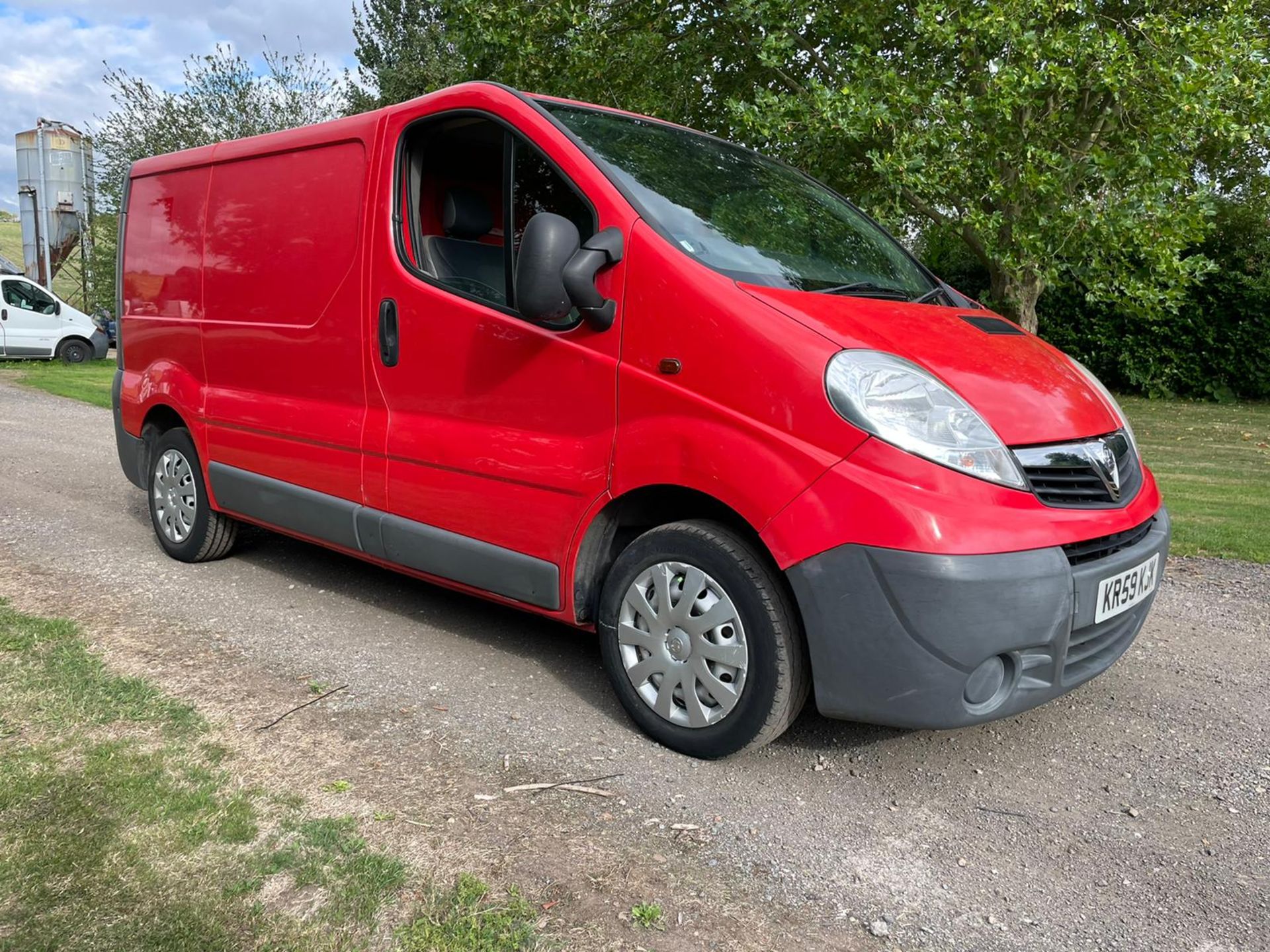 2009/59 VAUXHALL VIVARO 2700 CDTI SWB RED PANEL VAN - 107,764 MILES - MANUAL *PLUS VAT*