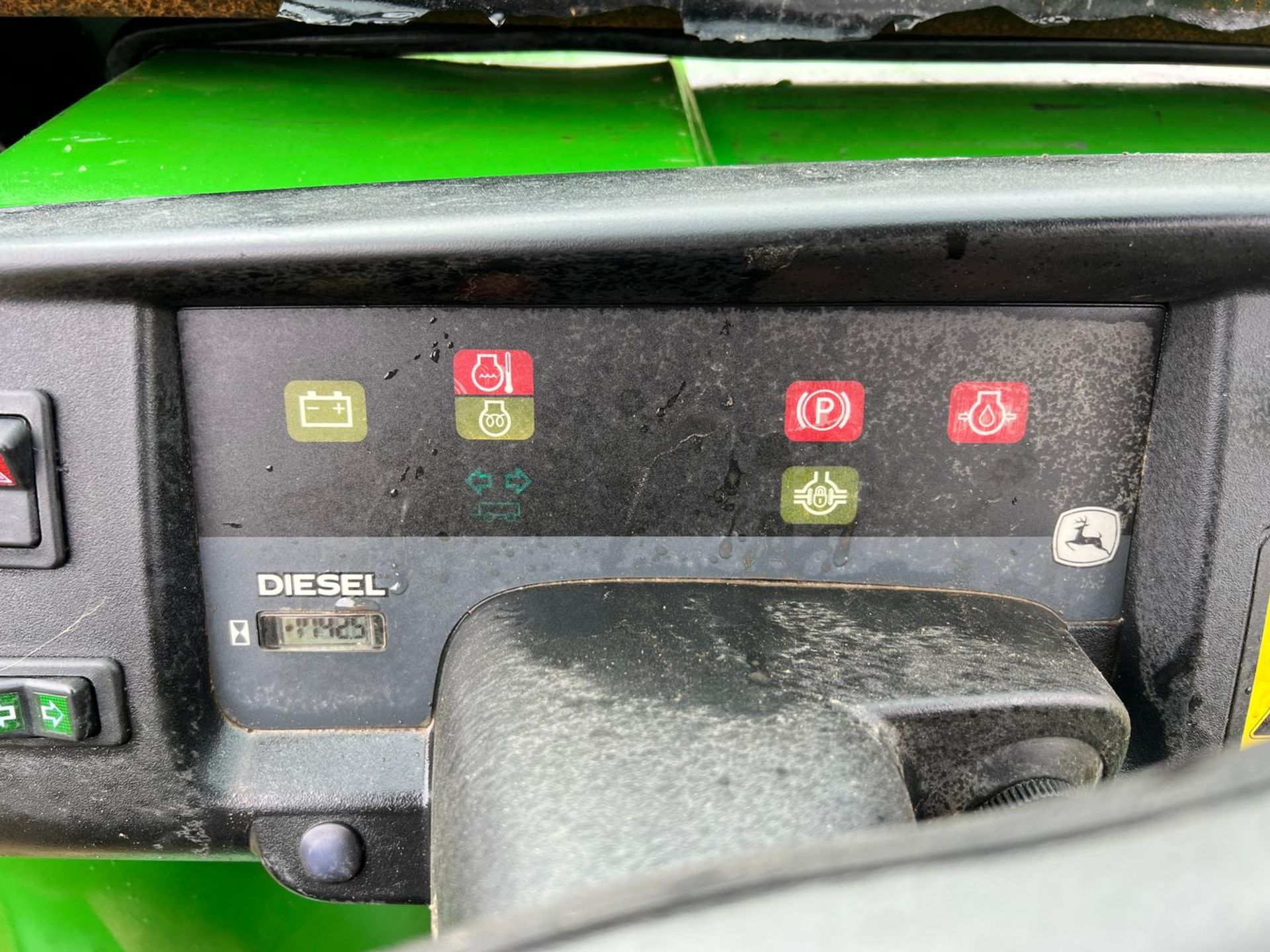 2009/59 John Deere TH6x4 Diesel Gator, Runs And Drives, Showing A Low 1742 Hours *PLUS VAT* - Image 11 of 17