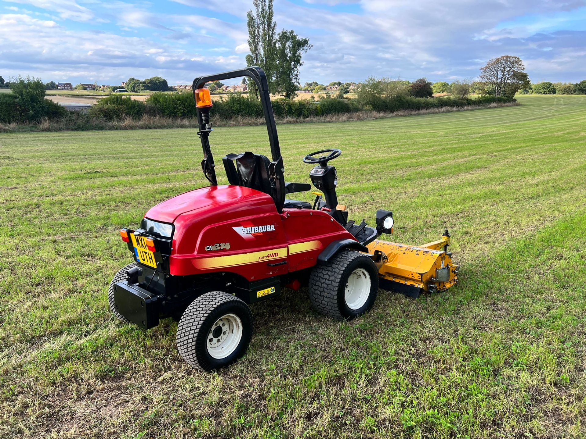 2014 Shibaura CM374 4WD Outfront Ride On Mower *PLUS VAT* - Image 6 of 18