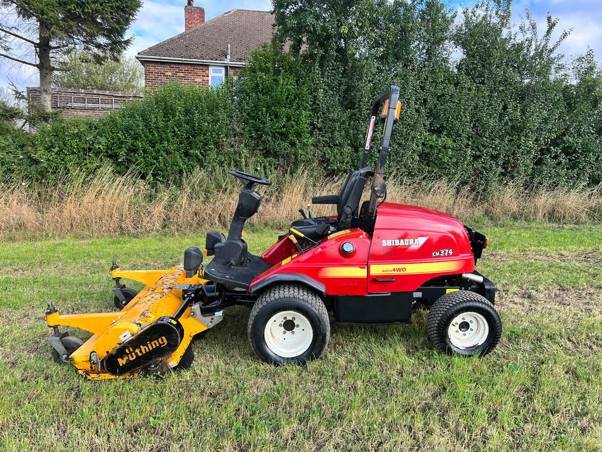 2014 Shibaura CM374 4WD Outfront Ride On Mower *PLUS VAT* - Image 8 of 18