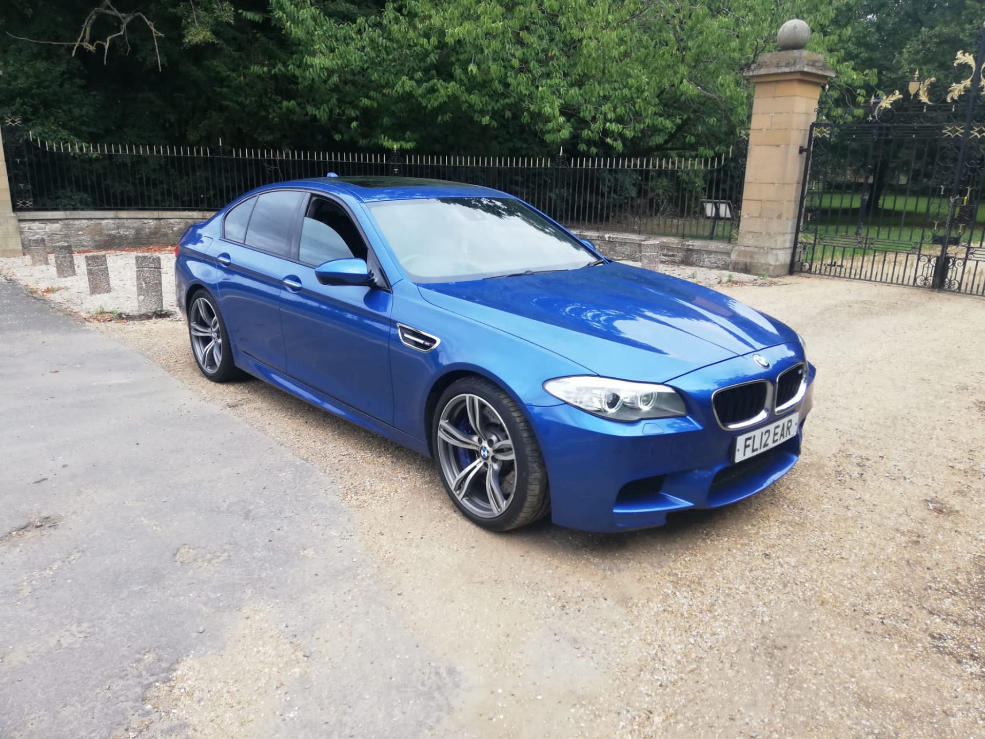 2012 BMW M5 AUTO BLUE SALOON - 58K MILES - SUN ROOF - BLACK LEATHER *NO VAT*