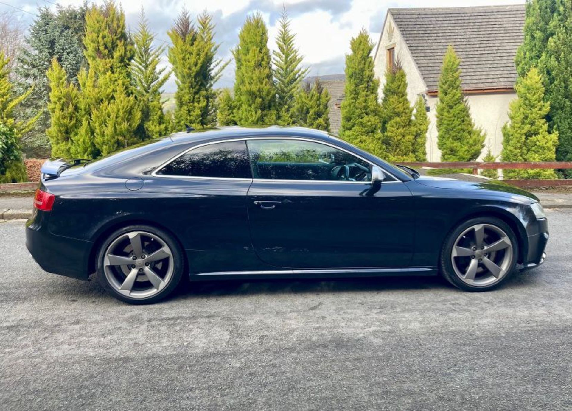 2010/60 REG AUDI RS5 FSI QUATTRO S-A 4.2L PETROL BLACK COUPE 450 HP! - FSH - 19" ALLOYS - START/STOP - Image 8 of 14