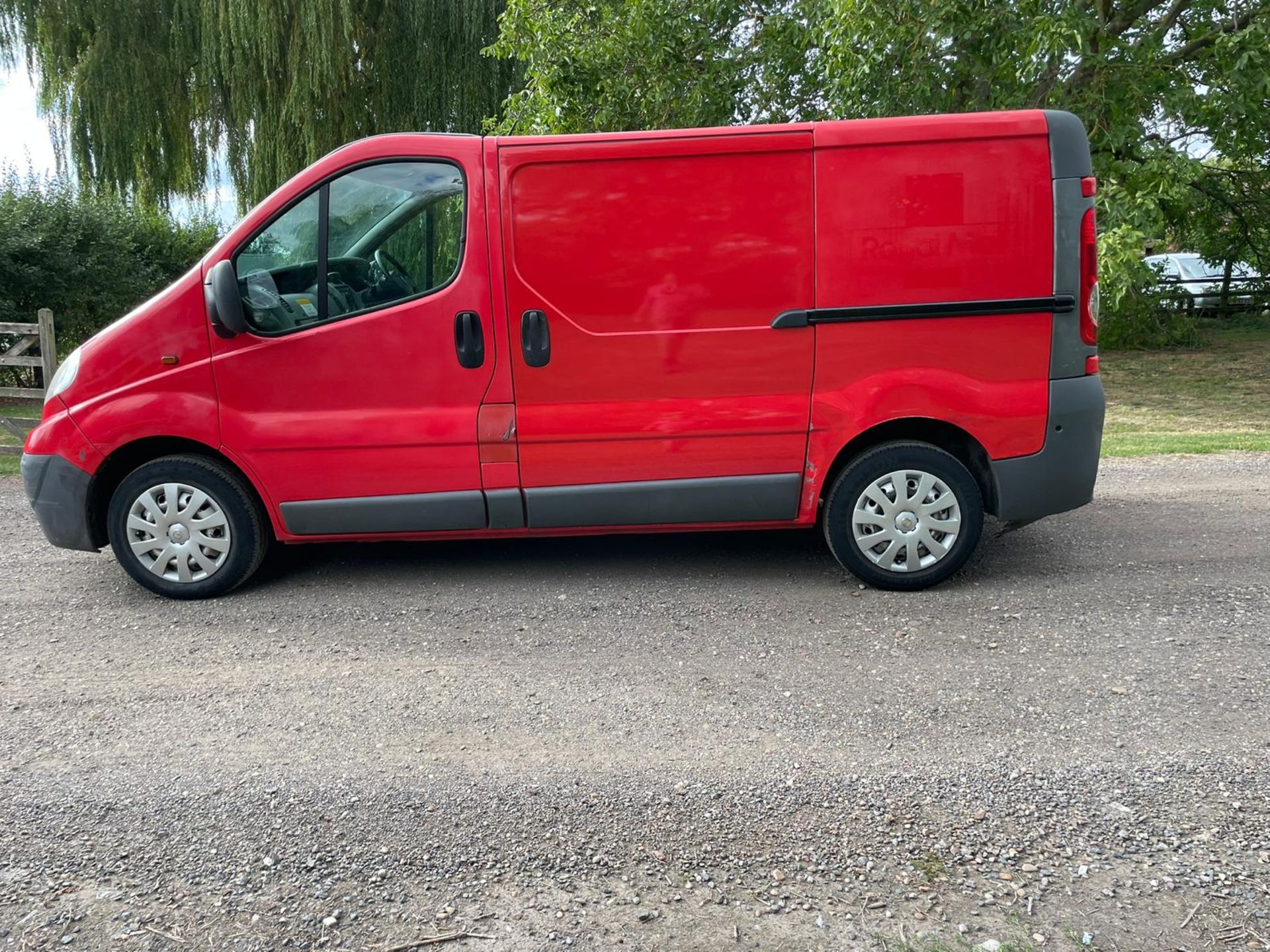 2009/59 VAUXHALL VIVARO 2700 CDTI SWB RED PANEL VAN - 107,764 MILES - MANUAL *PLUS VAT* - Image 4 of 14