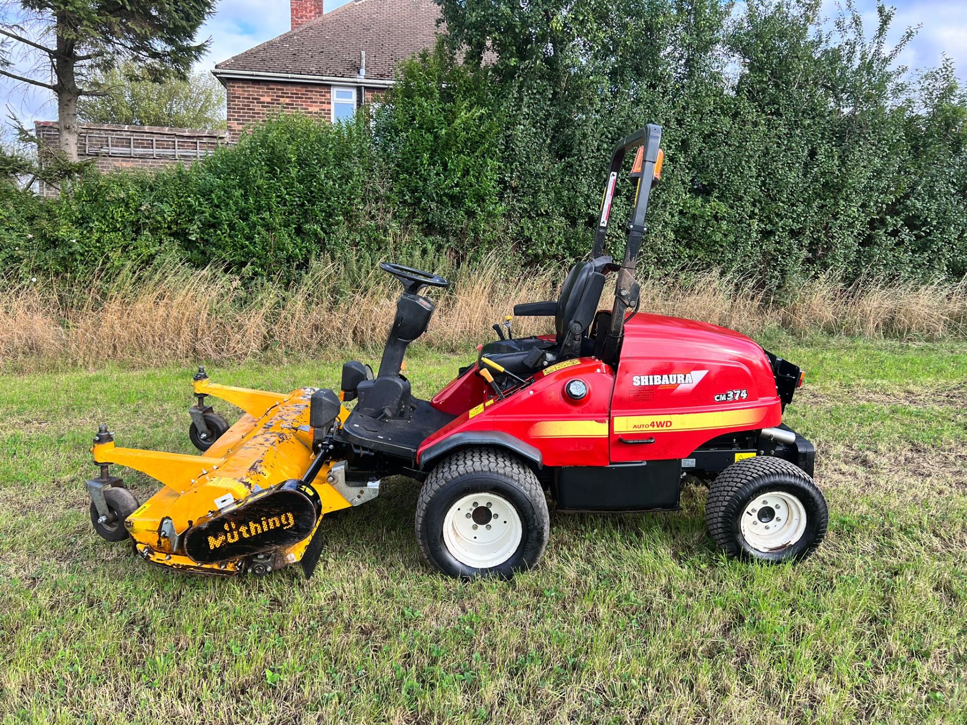 2014 Shibaura CM374 4WD Outfront Ride On Mower *PLUS VAT* - Image 2 of 18