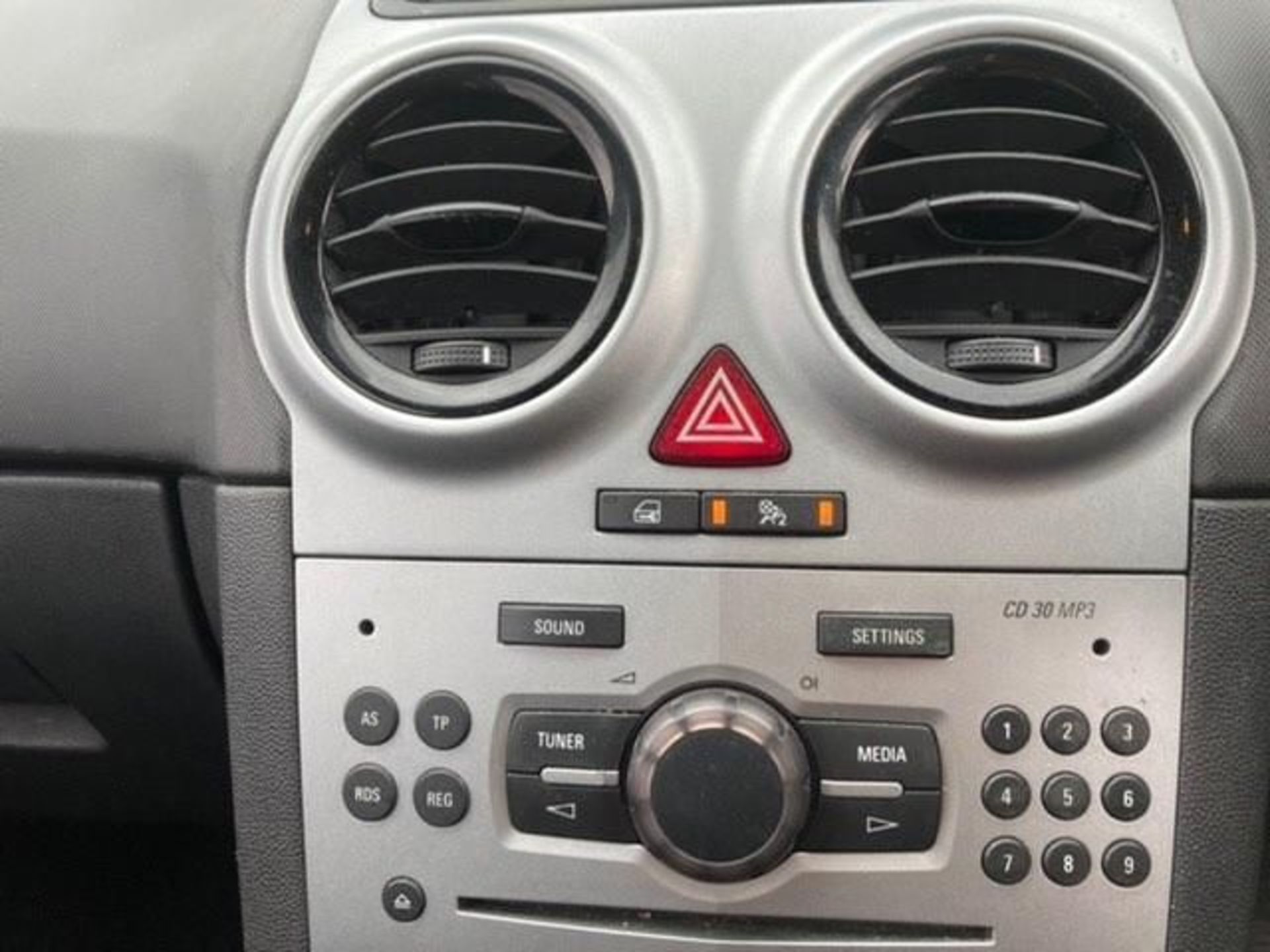 2014 Vauxhall Corsa 1.2 Petrol 16V Sting 3 Door Hatchback - 61,753 MILES - 1 KEY *NO VAT* - Image 15 of 17