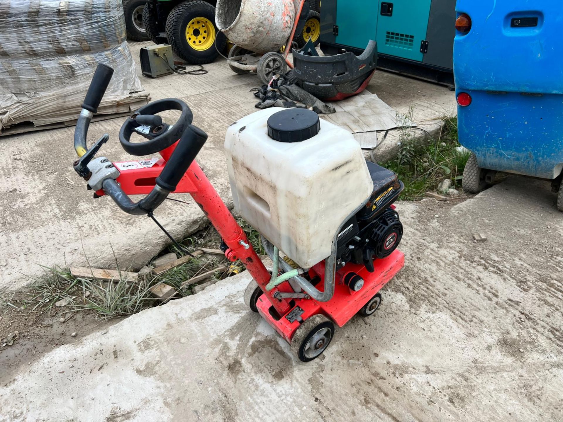2014 Husqvarna FS305 350mm Petrol Floor Saw With Blade, Runs And Works, Water Tank *PLUS VAT* - Image 4 of 10