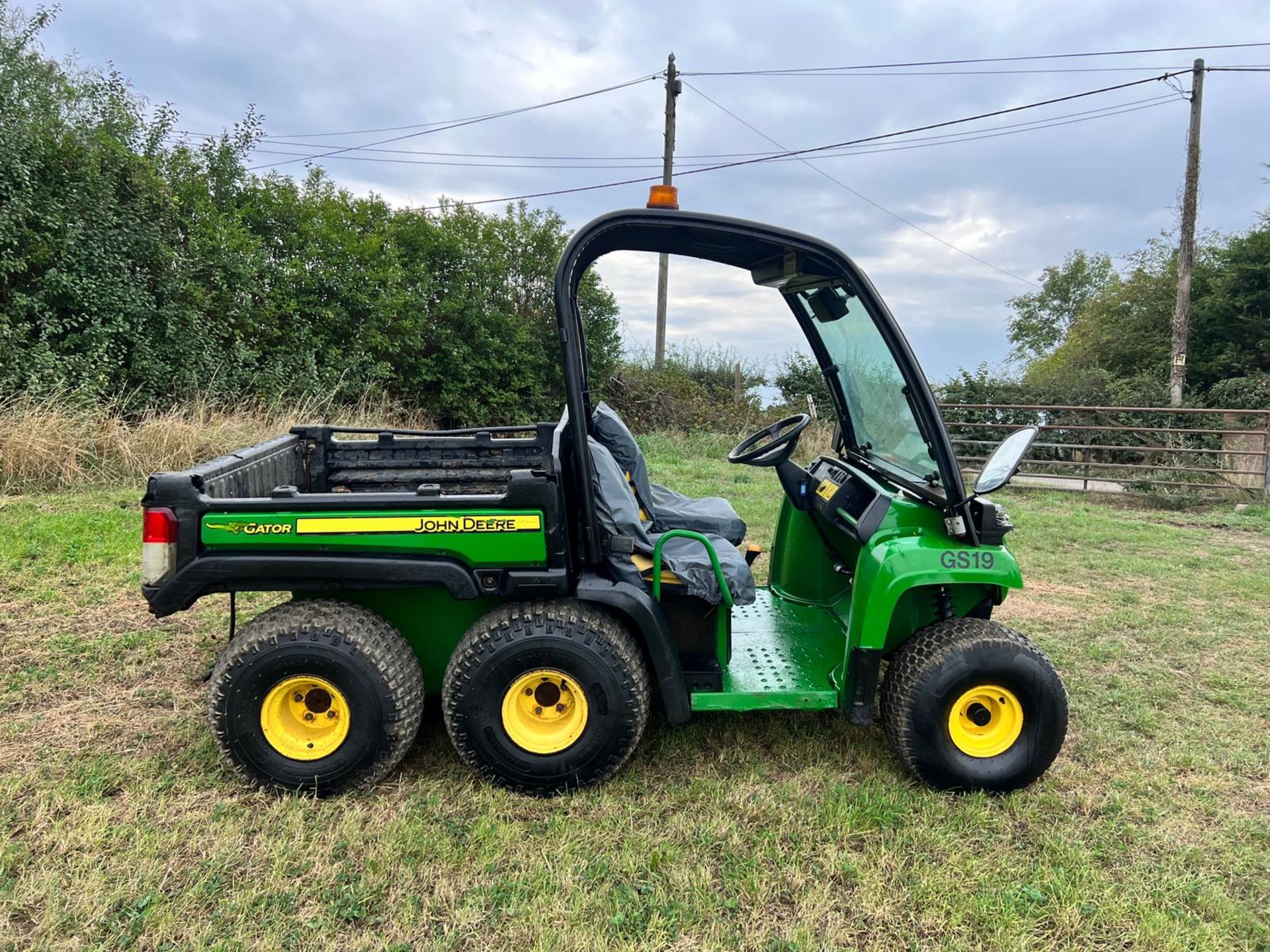 2009/59 John Deere TH6x4 Diesel Gator, Runs And Drives, Showing A Low 1742 Hours *PLUS VAT* - Image 9 of 17