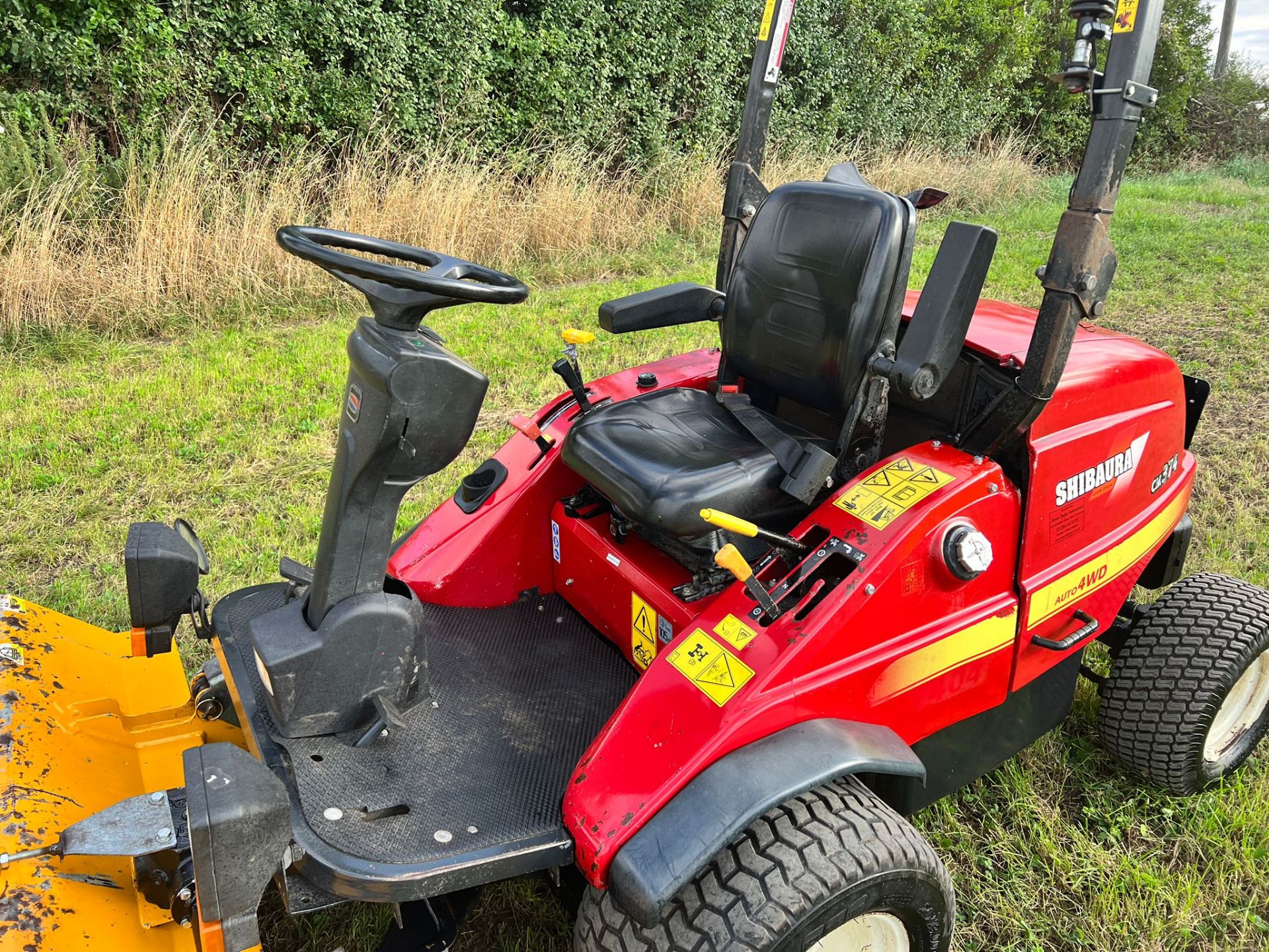2014 Shibaura CM374 4WD Outfront Ride On Mower *PLUS VAT* - Image 16 of 18