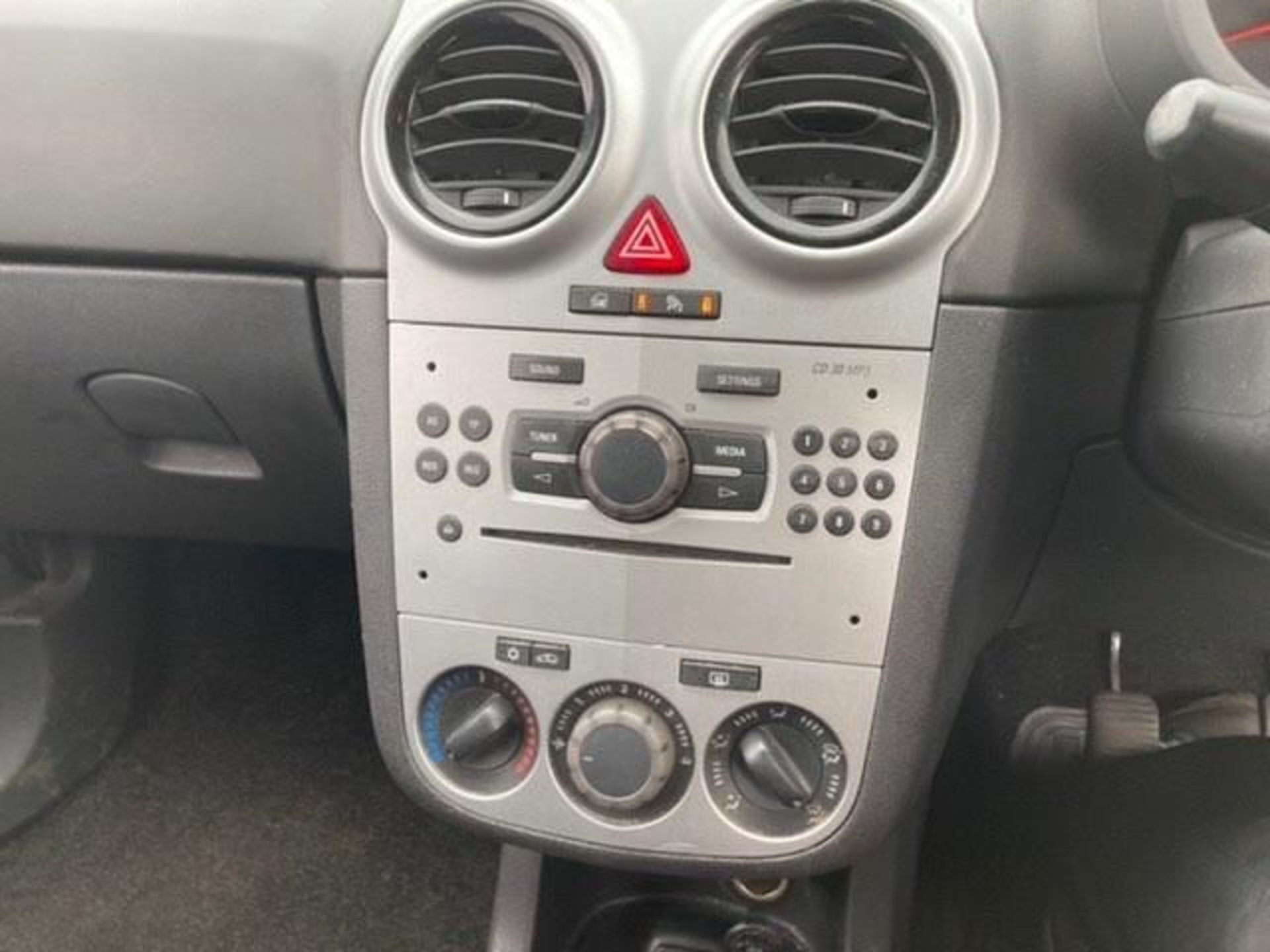 2014 Vauxhall Corsa 1.2 Petrol 16V Sting 3 Door Hatchback - 61,753 MILES - 1 KEY *NO VAT* - Image 7 of 17