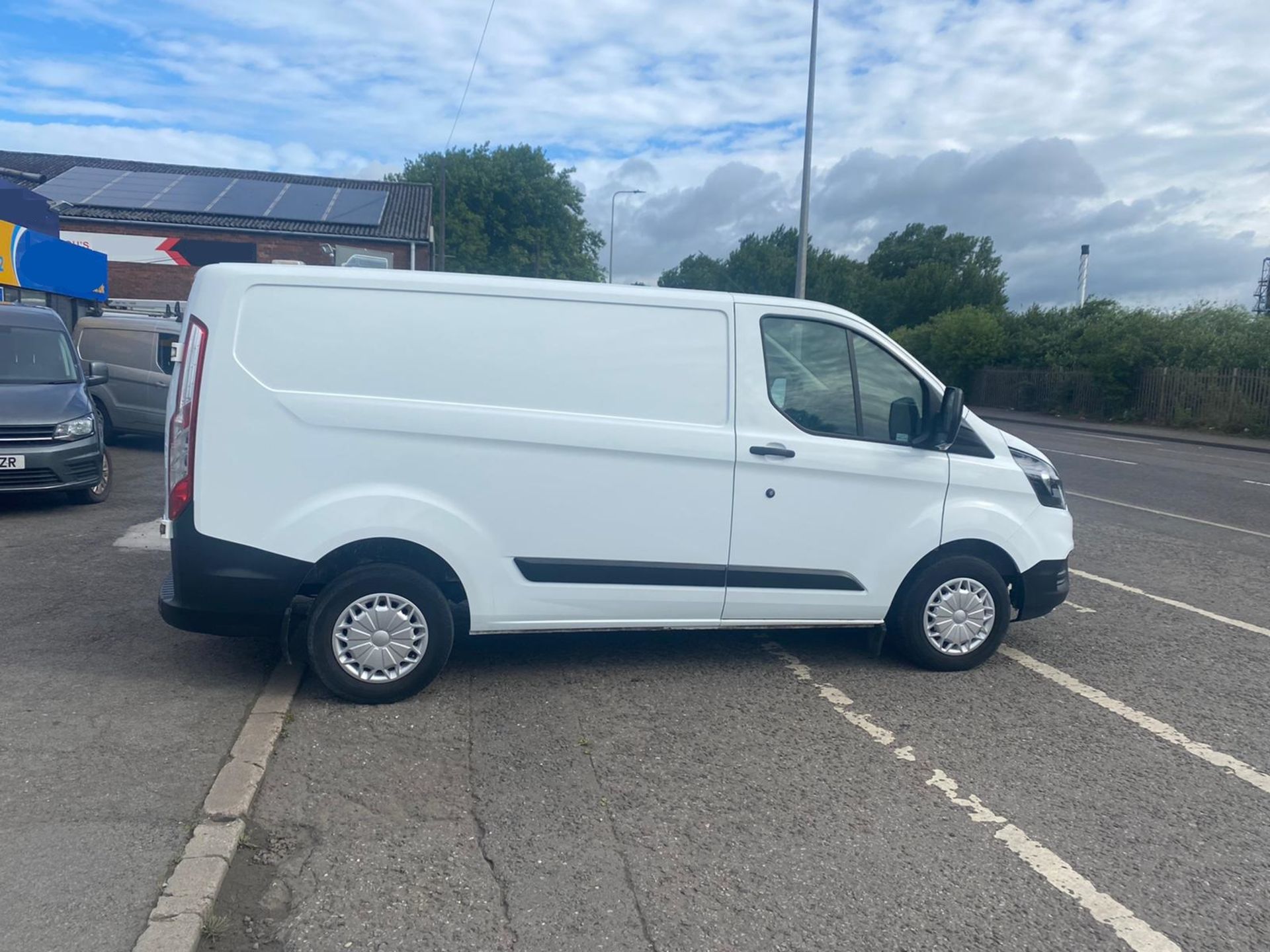 NEW SHAPE 2018 68 Ford Transit custom 300 BASE - 93k miles - Air con *PLUS VAT* - Image 3 of 7