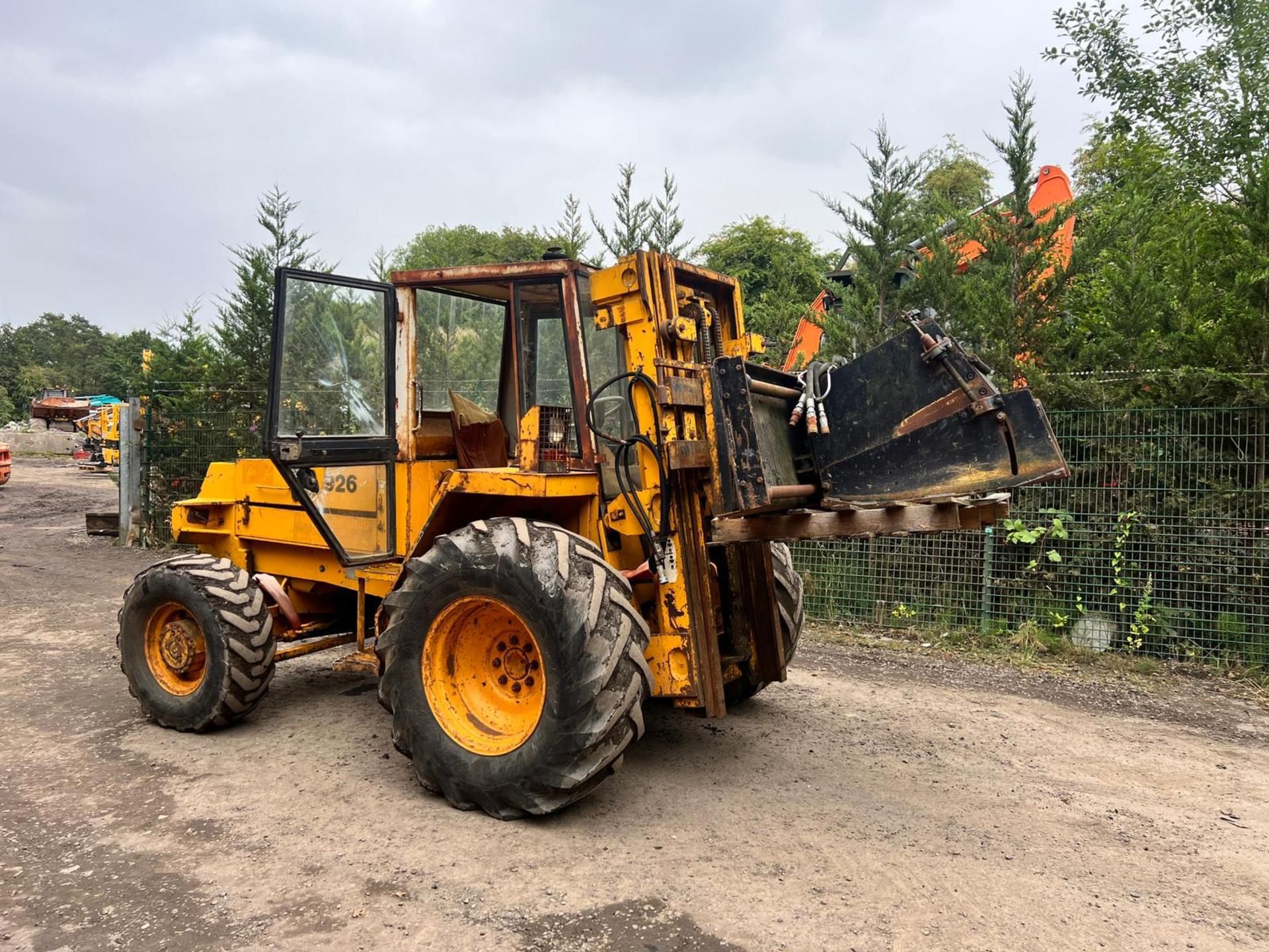 JCB 926 4 WHEEL DRIVE FORKLIFT, 3 STAGE CONTAINER SPEC MAST *PLUS VAT* - Image 5 of 14