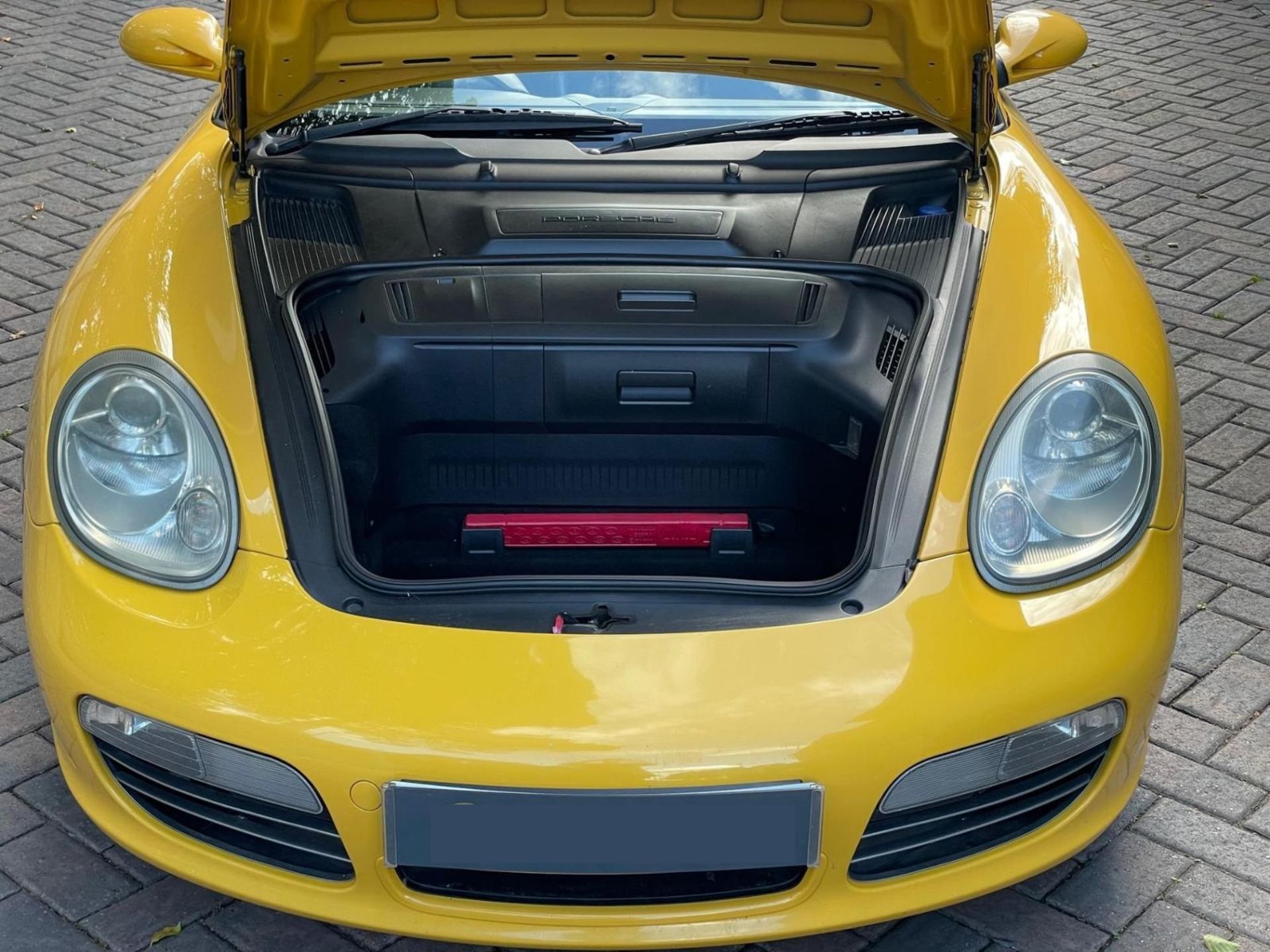 EYE CATCHING 2005 PORSCHE BOXSTER S YELLOW CONVERTIBLE - 105K MILES - 2 KEYS - 20 INCH ALLOYS - Image 8 of 10