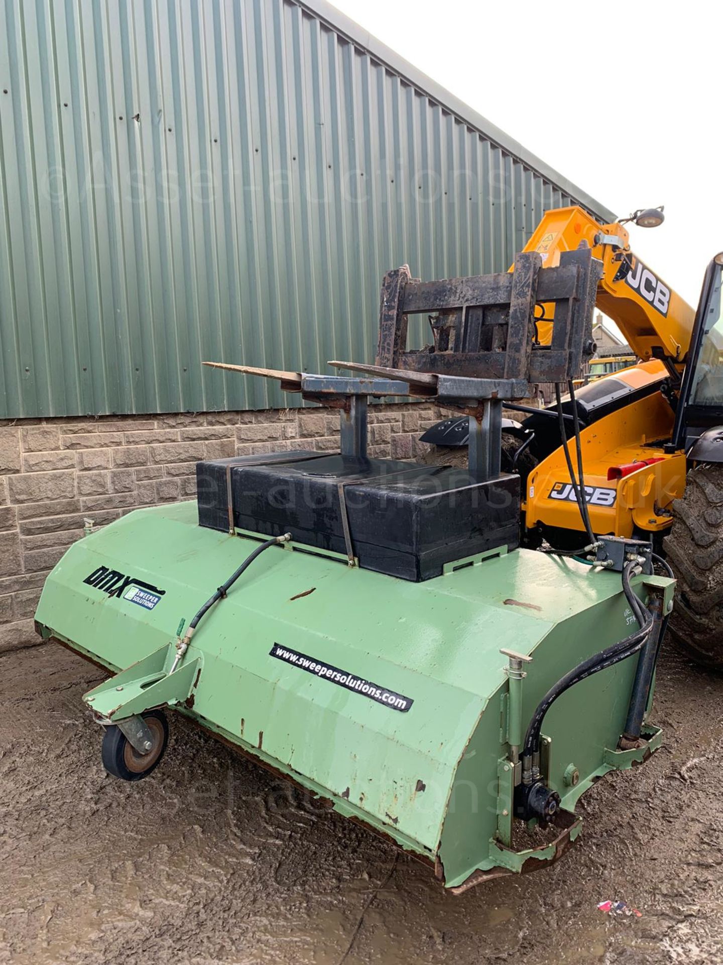 DMX SWEEPER SOLUTION SWEEPER BUCKET, ALL WORKS, HYDRAULIC DRIVEN *PLUS VAT*