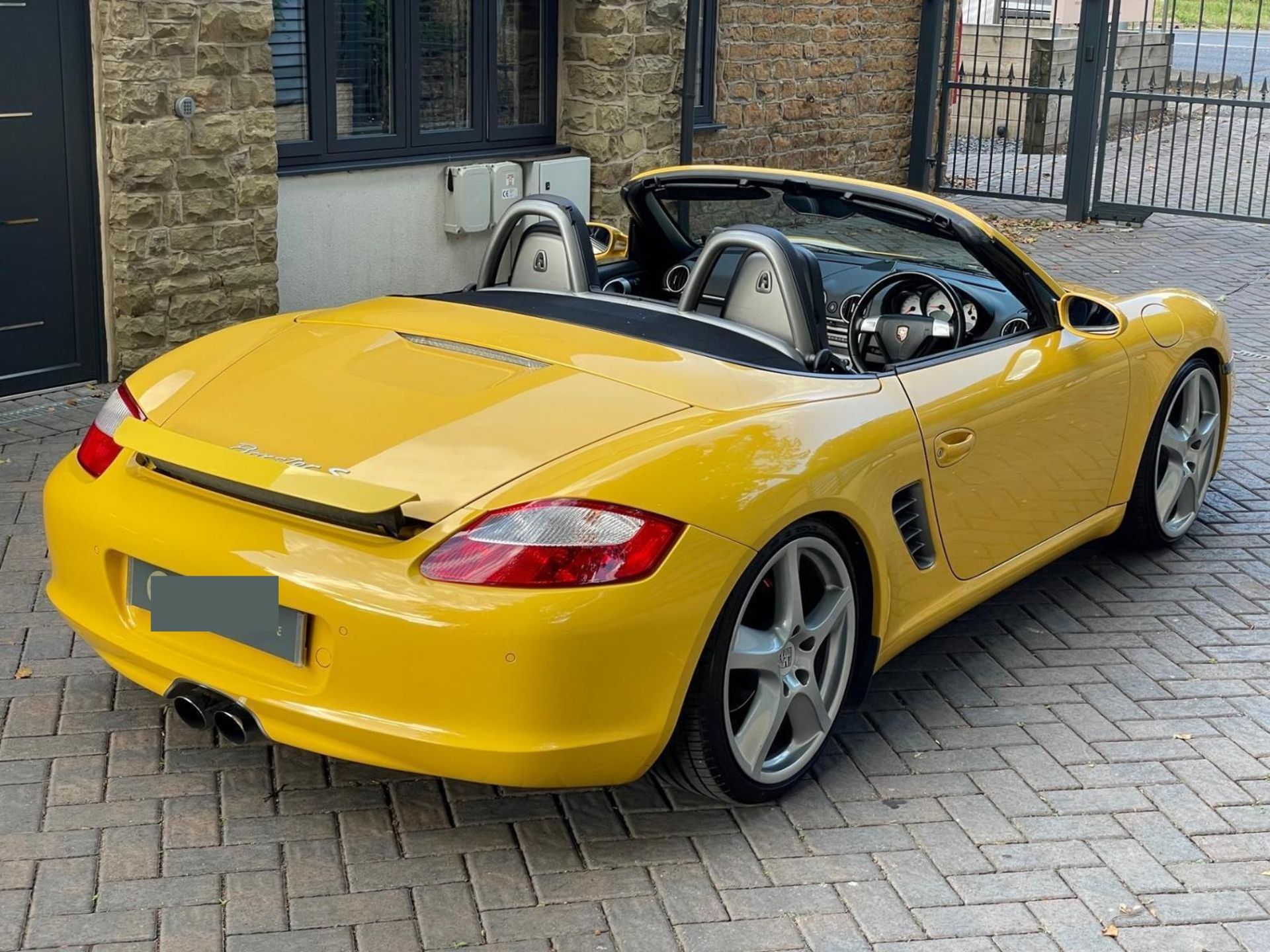 EYE CATCHING 2005 PORSCHE BOXSTER S YELLOW CONVERTIBLE - 105K MILES - 2 KEYS - 20 INCH ALLOYS - Image 6 of 10