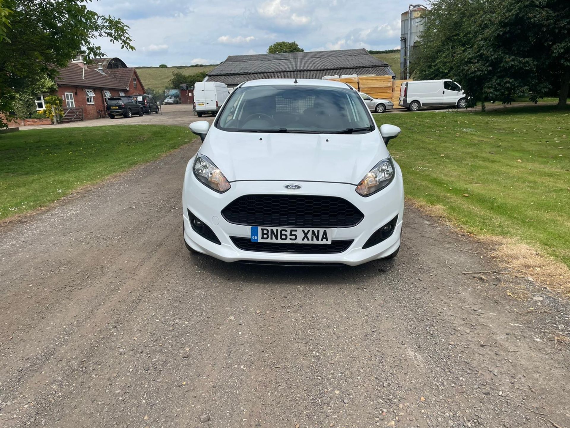 FORD FIESTA BASE TDCI WHITE CAR DERIVED VAN *PLUS VAT* - Image 2 of 13