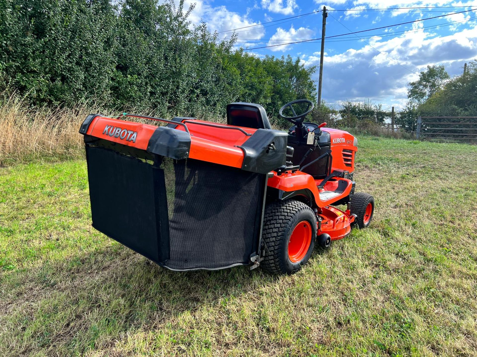 Kubota G23 Diesel Ride On Mower, Runs Drives And Cuts, Showing A Low 836 Hours! *PLUS VAT* - Image 5 of 17