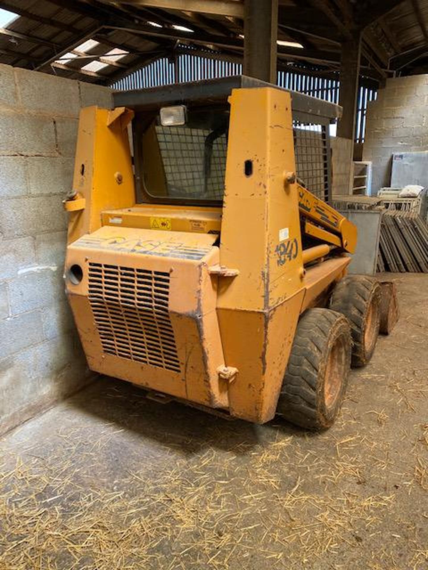 Case 1840 skid steer *PLUS VAT* - Image 4 of 8