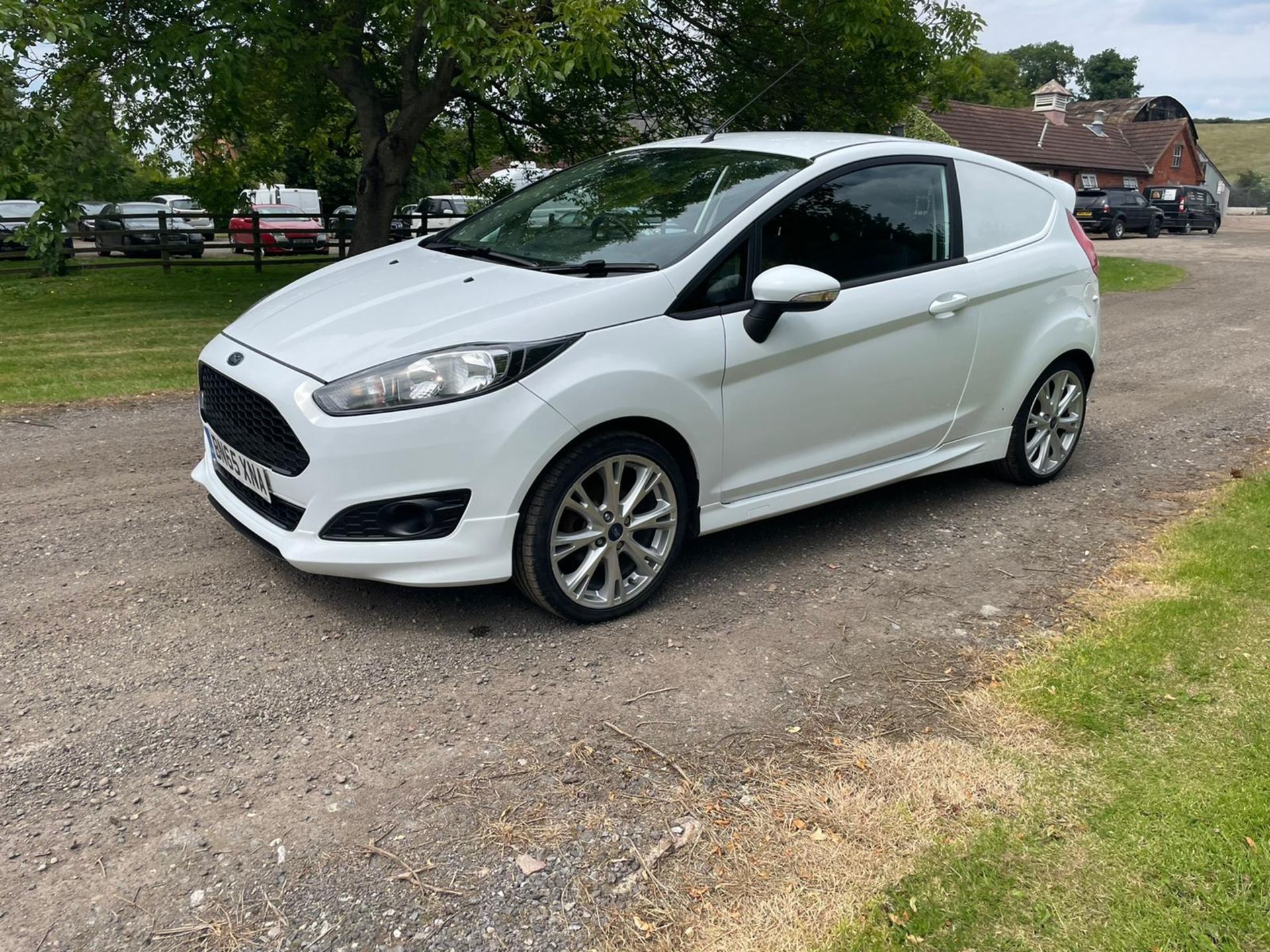 FORD FIESTA BASE TDCI WHITE CAR DERIVED VAN *PLUS VAT* - Image 3 of 13