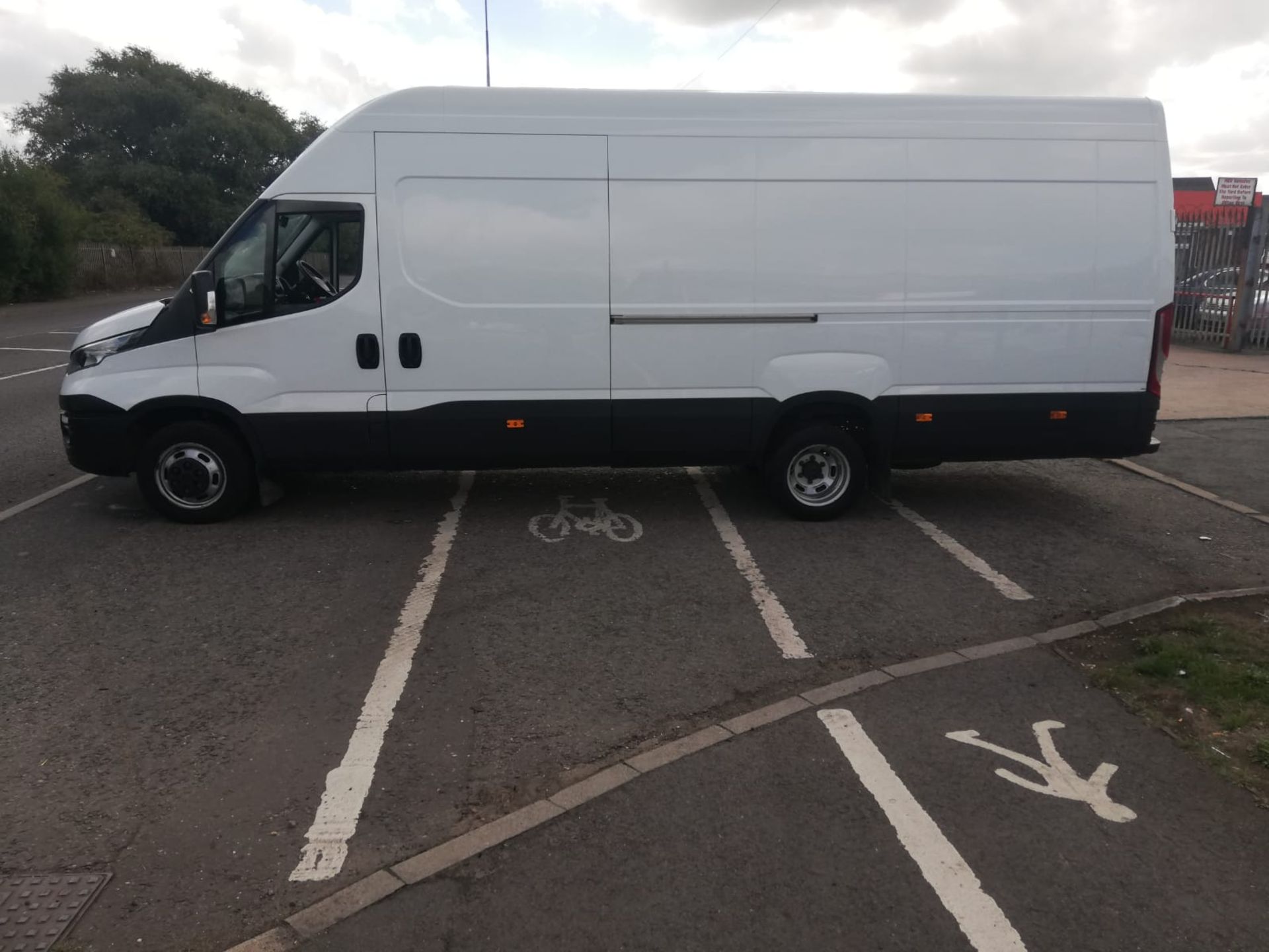 2017/67 IVECO DAILY AUTOMATIC WHITE PANEL VAN - XLWB TWIN WHEEL - 92K MILES - EURO 6 *PLUS VAT* - Image 3 of 10