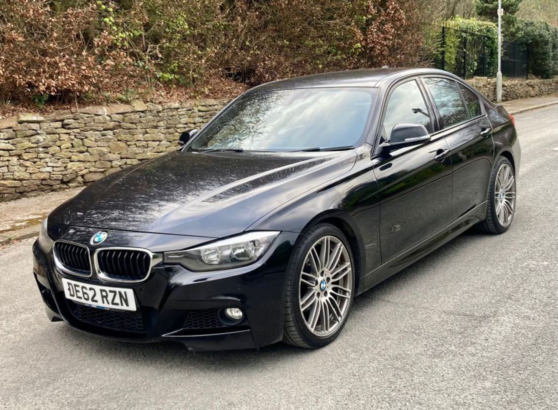 2012/62 REG BMW 320I XDRIVE M SPORT 2.0 PETROL SALOON - FULL BMW SERVICE HISTORY - PARKING SENSORS - Image 2 of 11