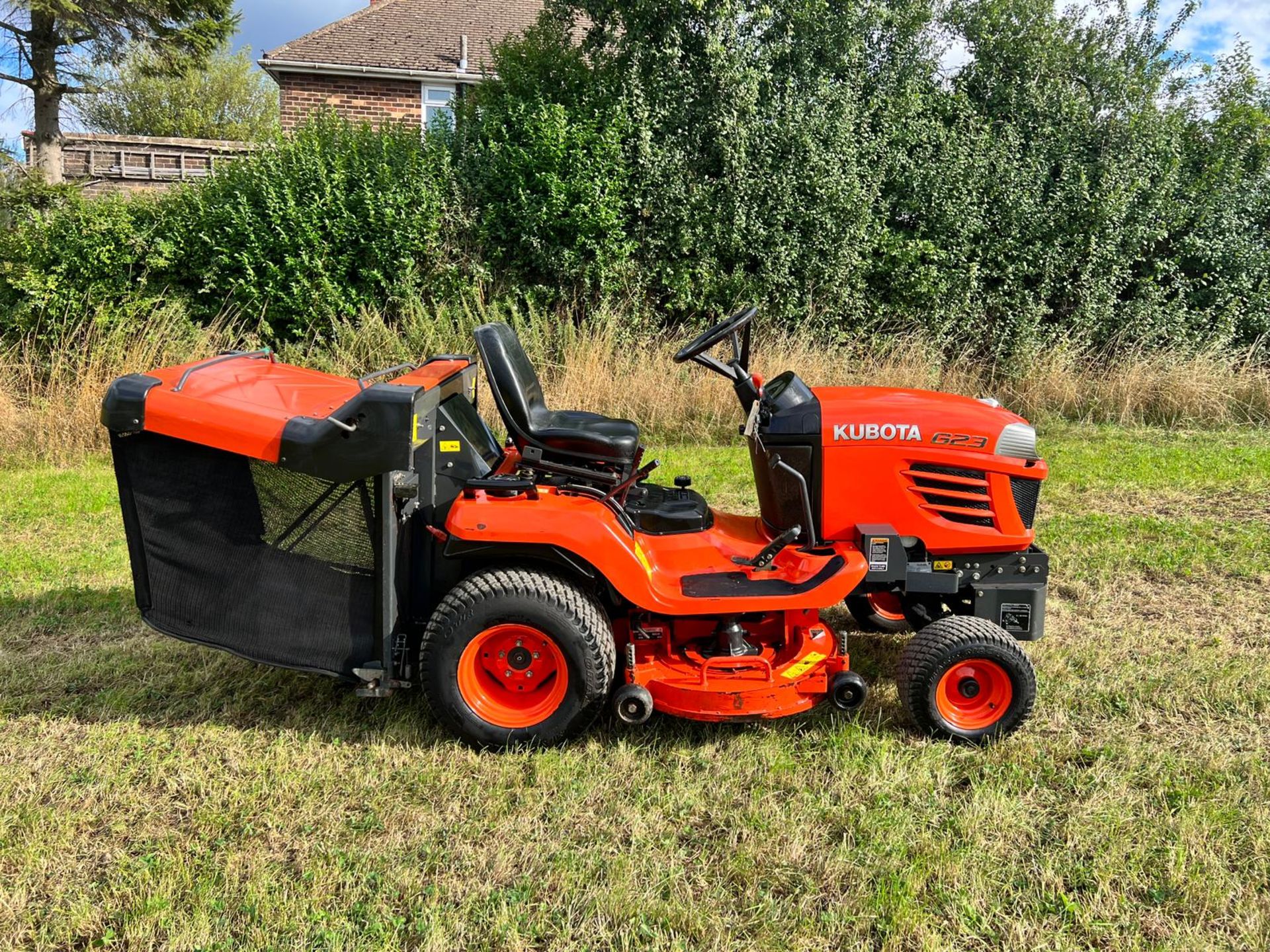 Kubota G23 Diesel Ride On Mower, Runs Drives And Cuts, Showing A Low 836 Hours! *PLUS VAT* - Image 6 of 17