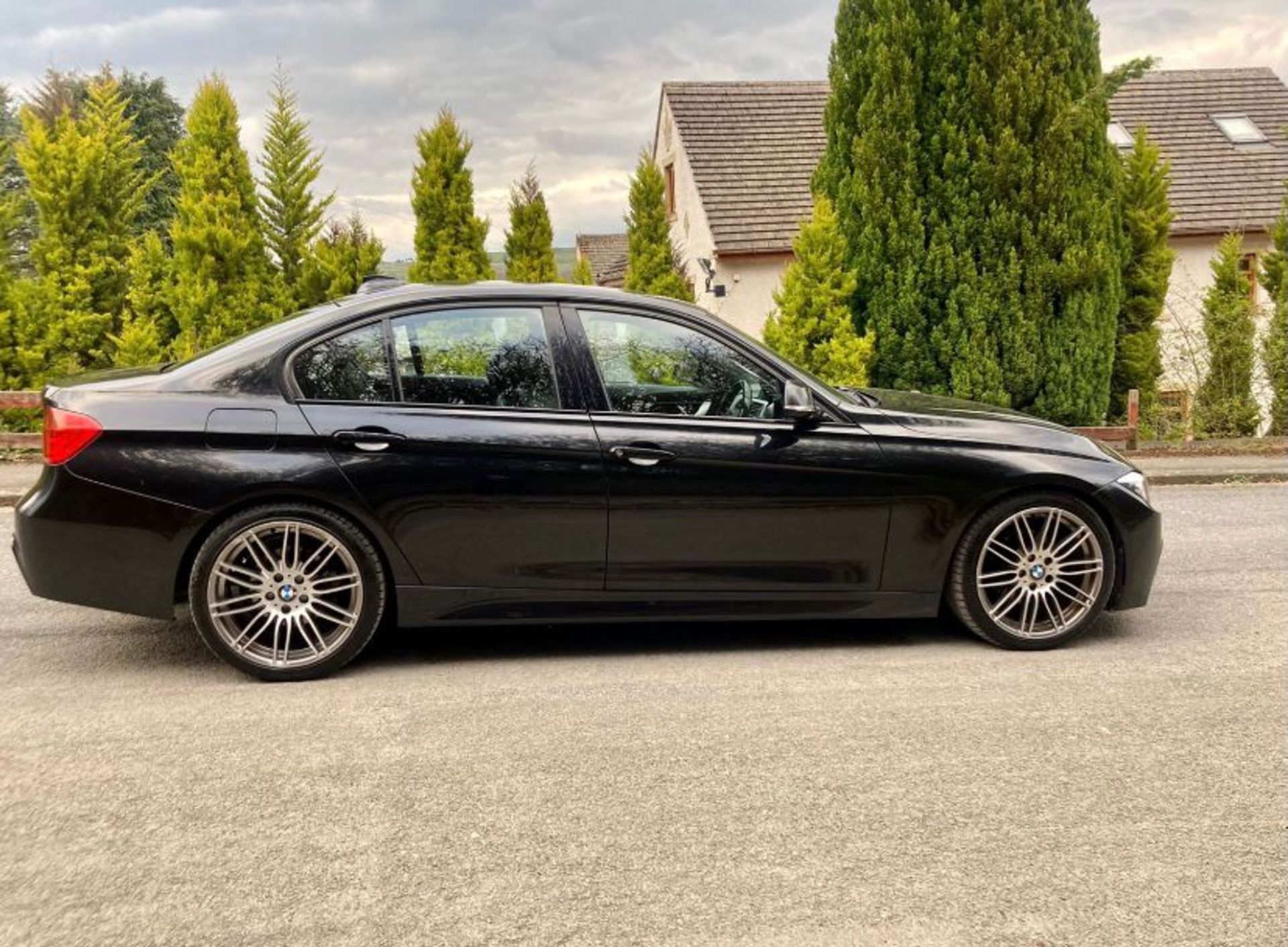 2012/62 REG BMW 320I XDRIVE M SPORT 2.0 PETROL SALOON - FULL BMW SERVICE HISTORY - PARKING SENSORS - Image 7 of 11