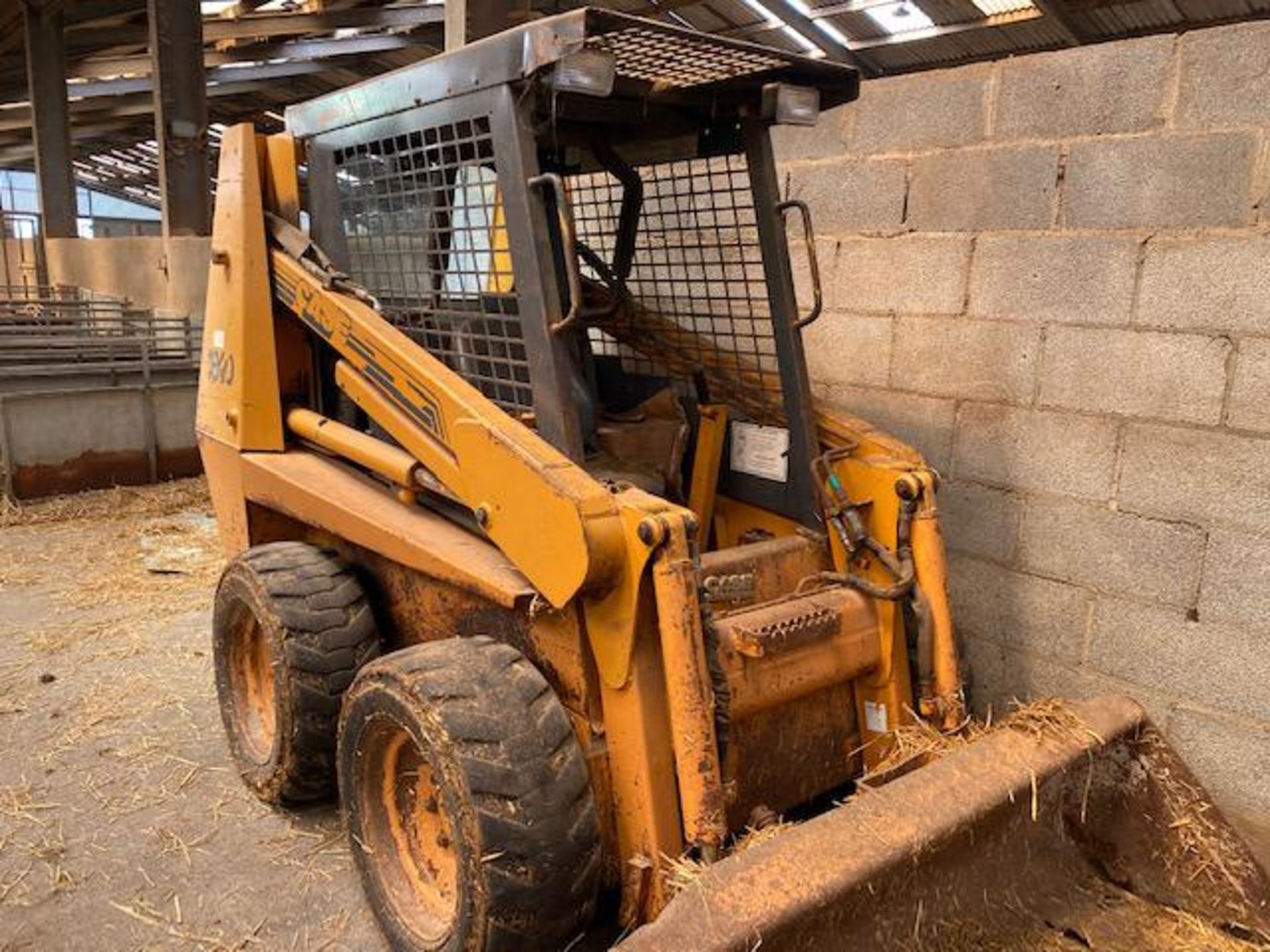 Case 1840 skid steer *PLUS VAT* - Image 3 of 8