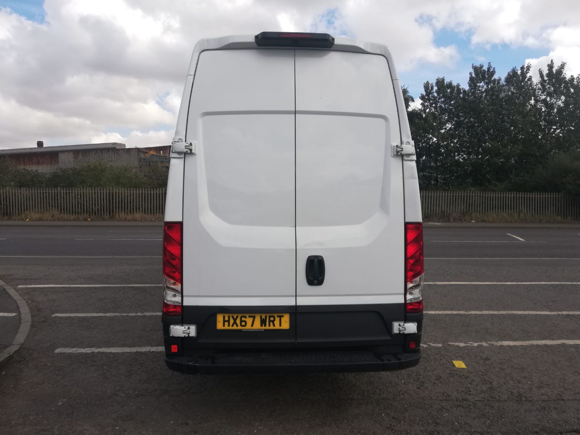 2017/67 IVECO DAILY AUTOMATIC WHITE PANEL VAN - XLWB TWIN WHEEL - 92K MILES - EURO 6 *PLUS VAT* - Image 6 of 10