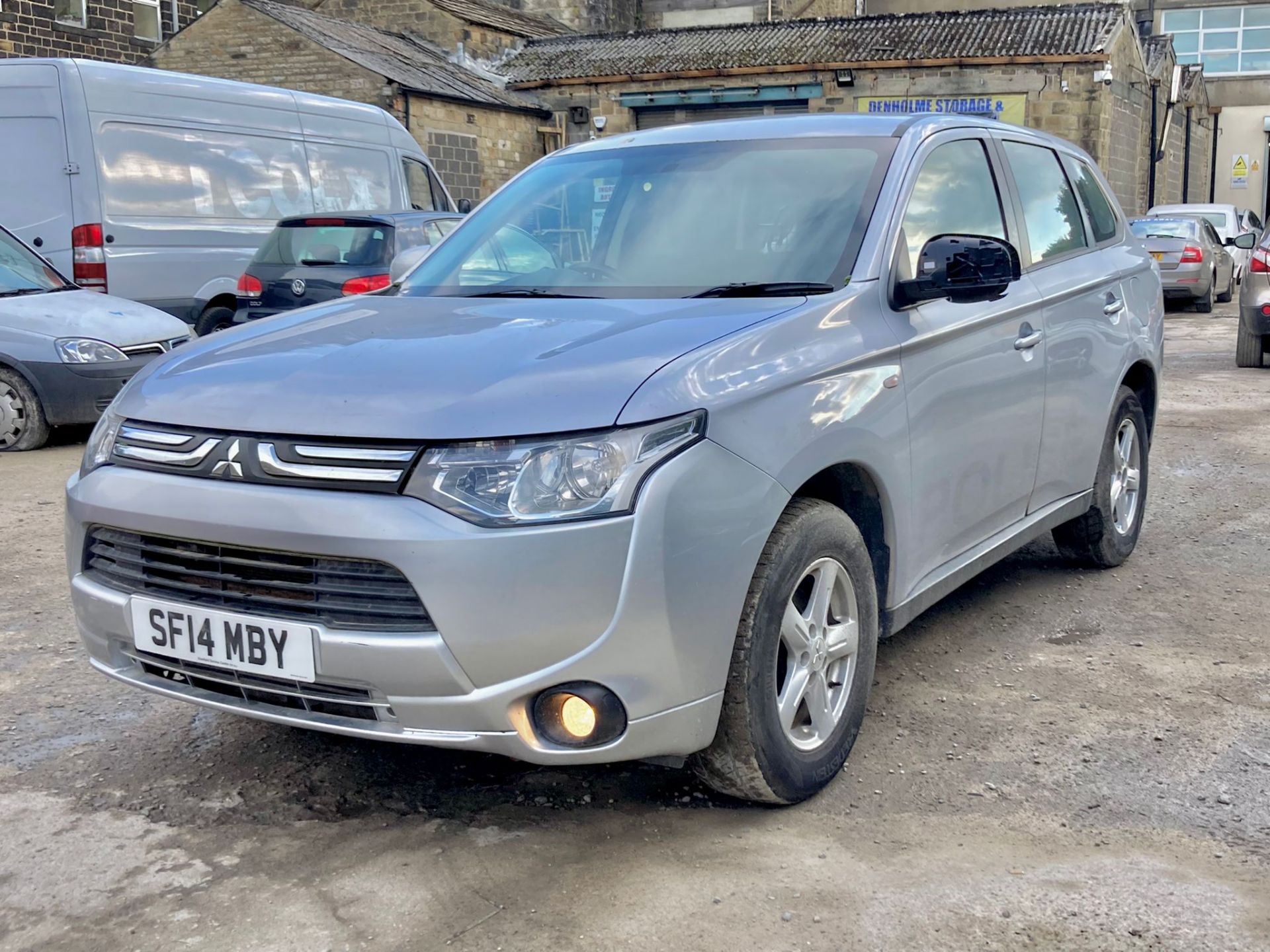 2014 MITSUBISHI OUTLANDER GX 2 DI-D SILVER ESTATE - PARKING SENSORS - 4 WHEEL DRIVE - FSH *NO VAT*