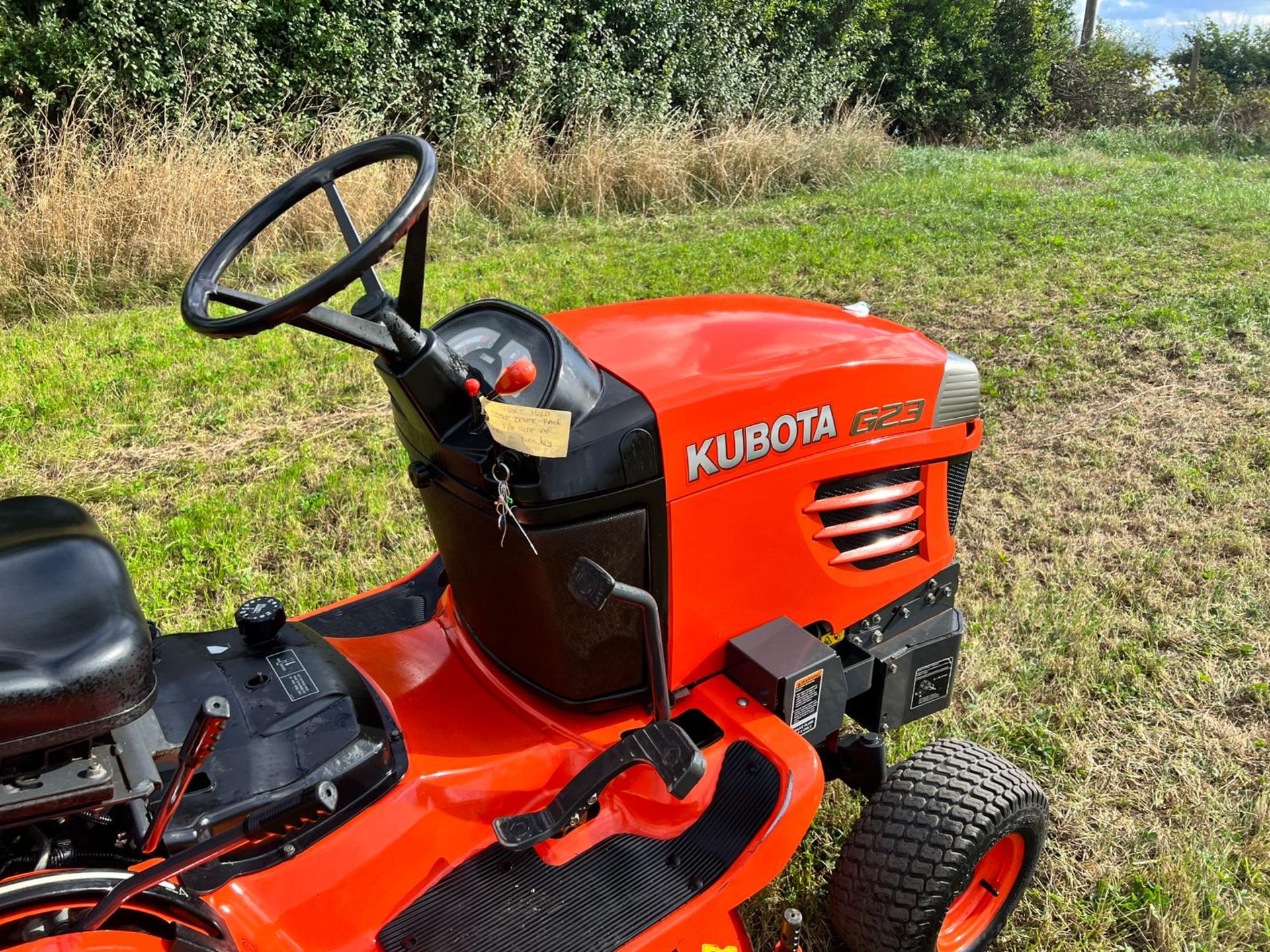 Kubota G23 Diesel Ride On Mower, Runs Drives And Cuts, Showing A Low 836 Hours! *PLUS VAT* - Image 11 of 17