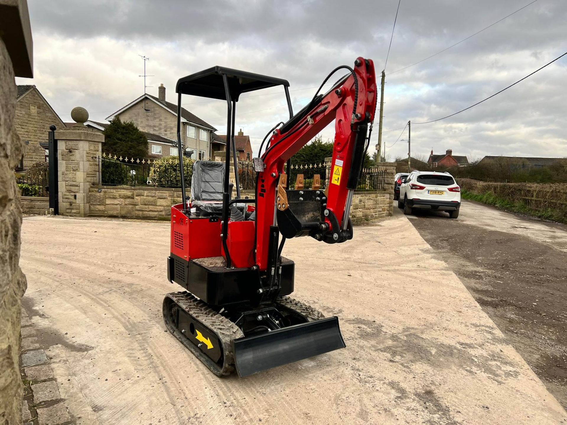 New And Unused JPC HT12 1 Ton Mini Digger, Runs Drives And Digs *PLUS VAT*