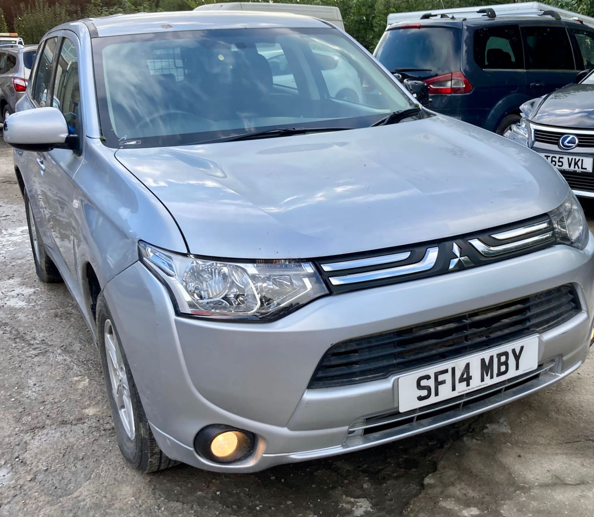 2014 MITSUBISHI OUTLANDER GX 2 DI-D SILVER ESTATE - PARKING SENSORS - 4 WHEEL DRIVE - FSH *NO VAT* - Image 2 of 8