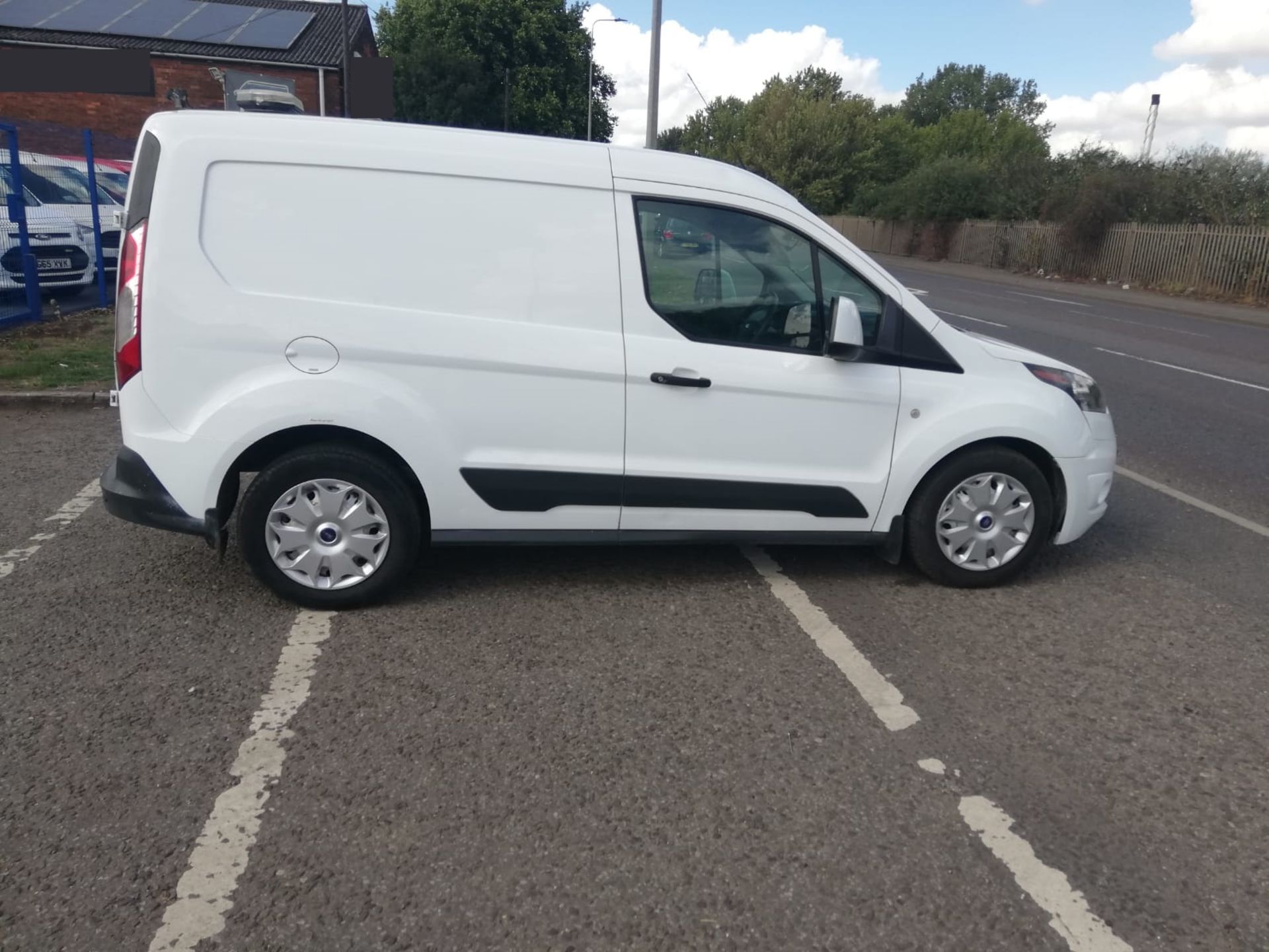 2016/66 FORD TRANSIT CONNECT 200 ECONETIC WHITE PANEL VAN - 124K MILES - EURO 6 - AIR CON *PLUS VAT* - Image 8 of 10